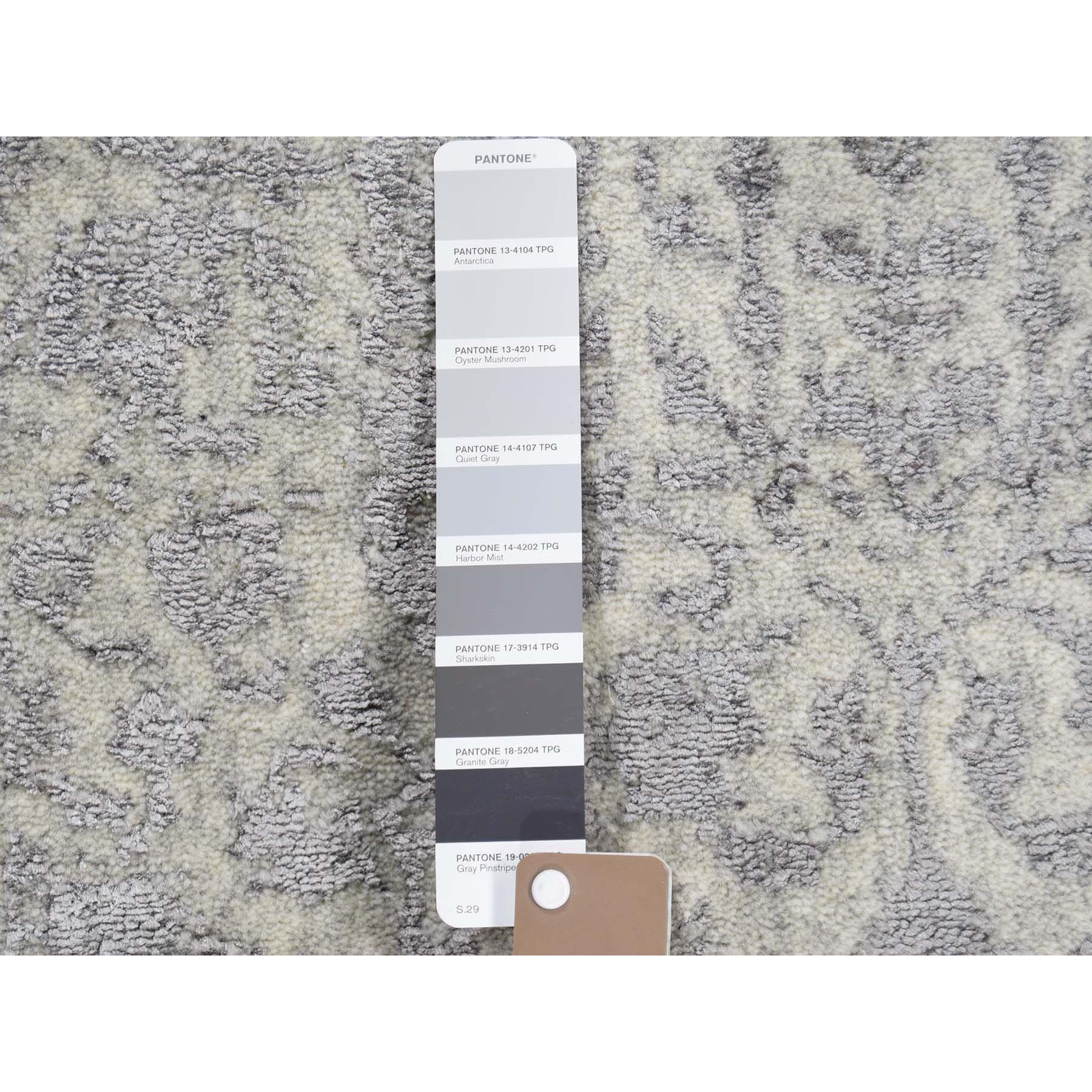 2'5"x8' Gray Jacquard Hand Loomed Broken Cypress Tree Design Silken Thick and Plush Runner Oriental Rug HR59569 - Image 3