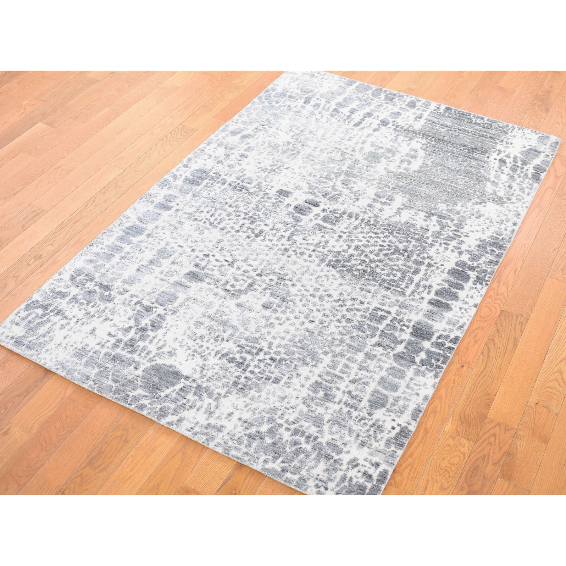 4'x6' Ivory, Modern Design, Hand Knotted Tone on Tone Plant Based Silk with Textured Wool, Oriental Rug HR80077 - Image 2