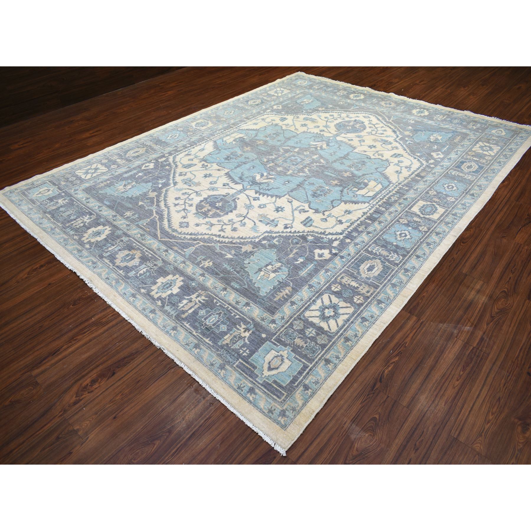 9'1"x11'9" Ivory, Hand Knotted Fine Peshawar with Heriz Serapi Design, Densely Woven Afghan Wool, Oriental Rug HR71619 - Image 4