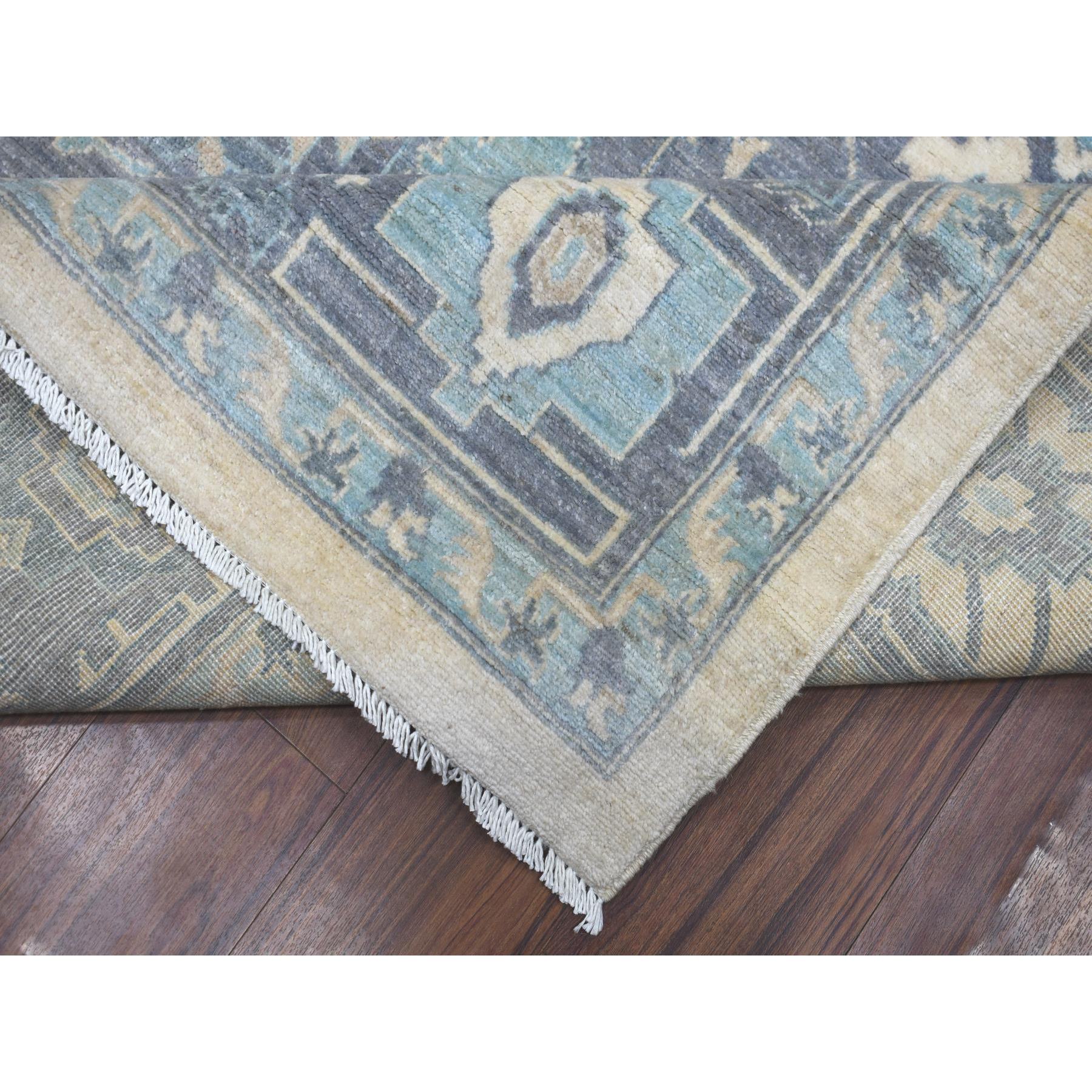 9'1"x11'9" Ivory, Hand Knotted Fine Peshawar with Heriz Serapi Design, Densely Woven Afghan Wool, Oriental Rug HR71619 - Image 7