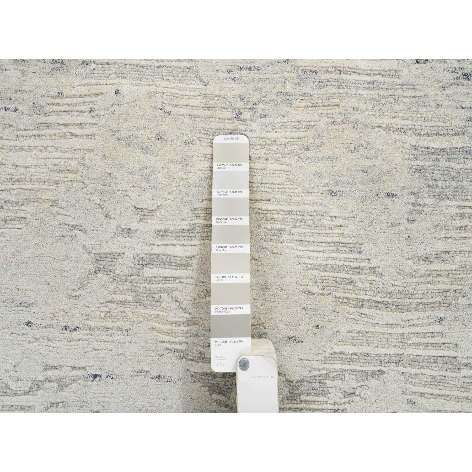 8'1"x8'1" Light Gray, Modern Design, Hand Spun Undyed Natural Wool, Hand Knotted, Square Oriental Rug HR64690 - Image 7