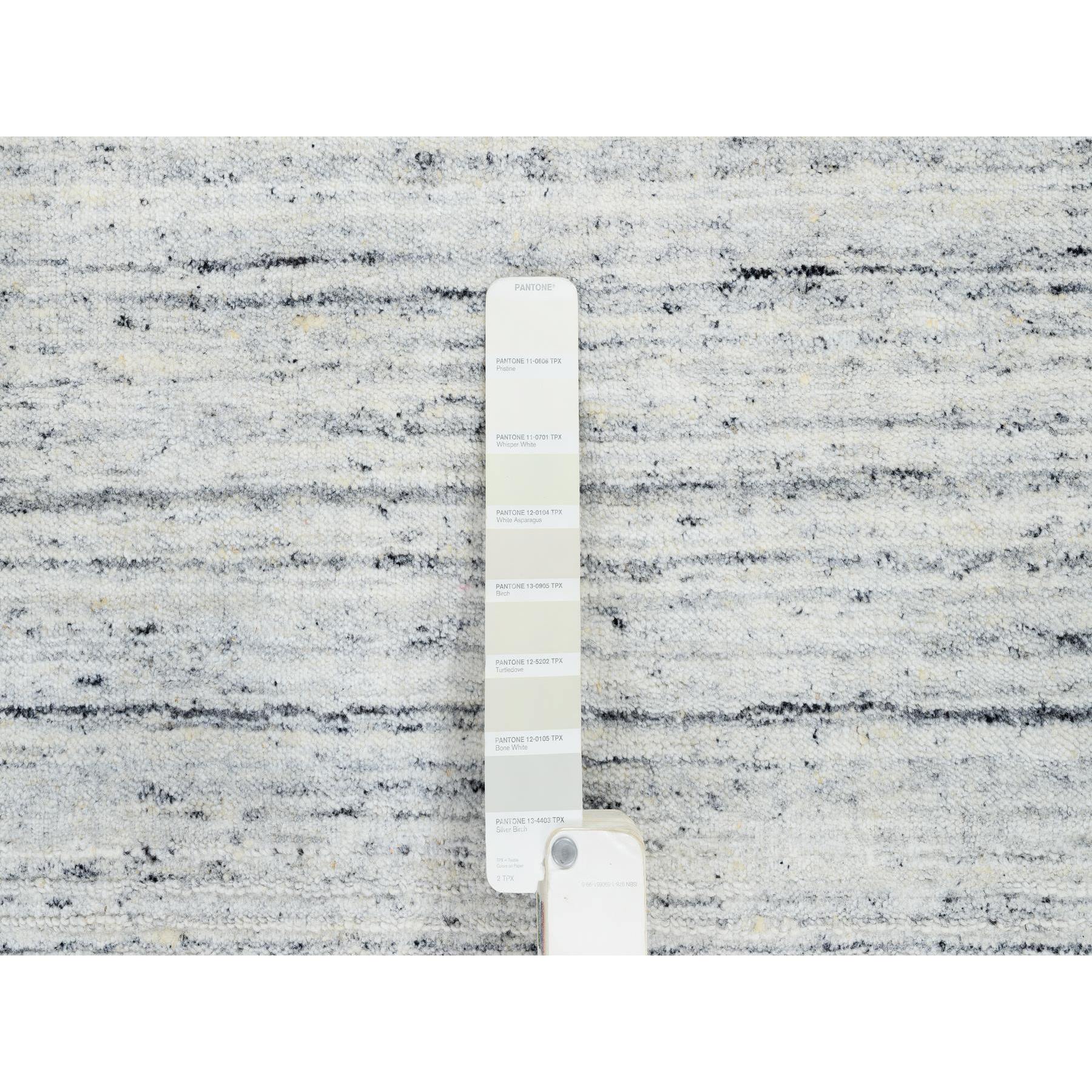 5'x7' Ivory, Hand Loomed Plain Modern Striped Design, Soft Pile Extra Soft Wool, Oriental Rug HR64779 - Image 4