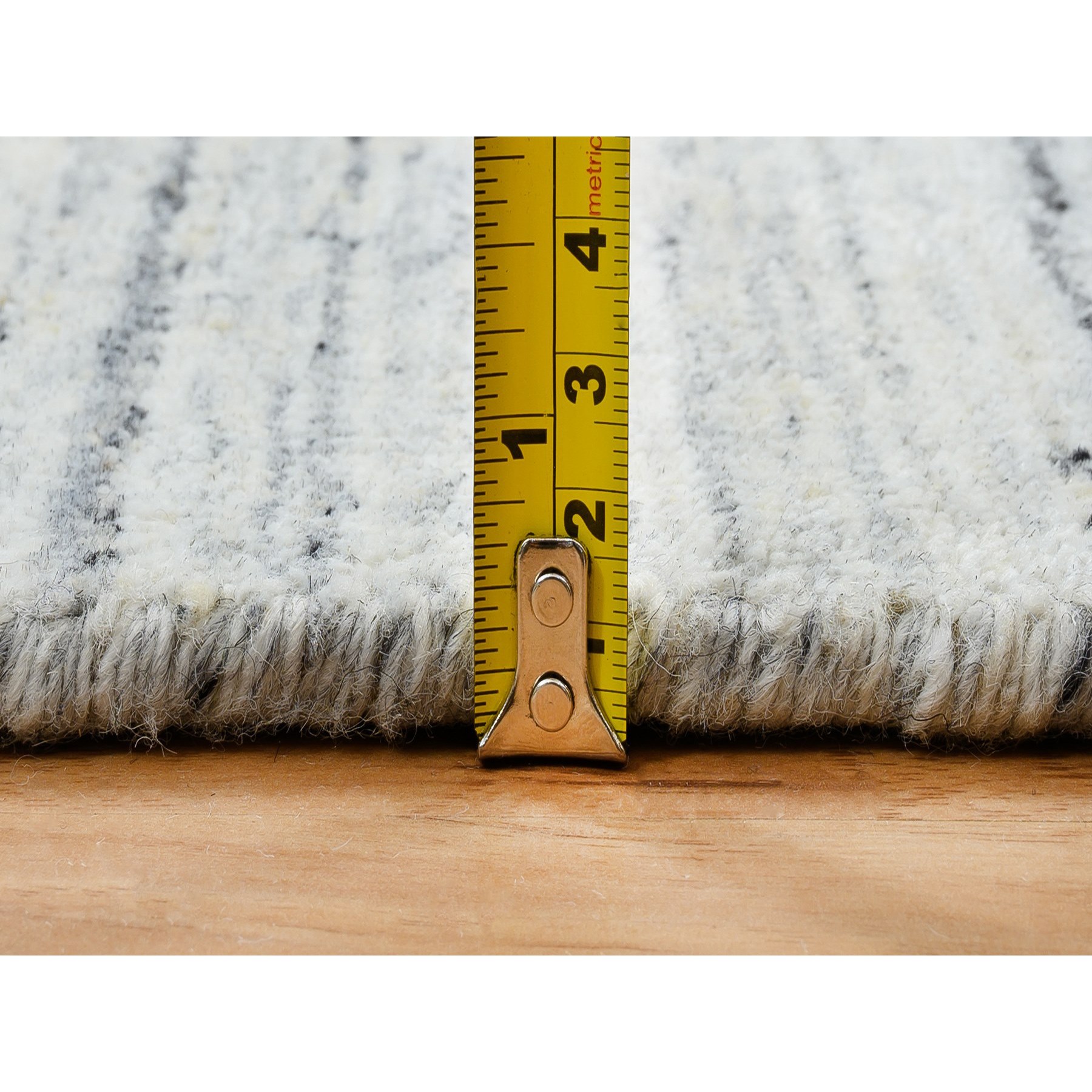 5'x7' Ivory, Hand Loomed Plain Modern Striped Design, Soft Pile Extra Soft Wool, Oriental Rug HR64779 - Image 7