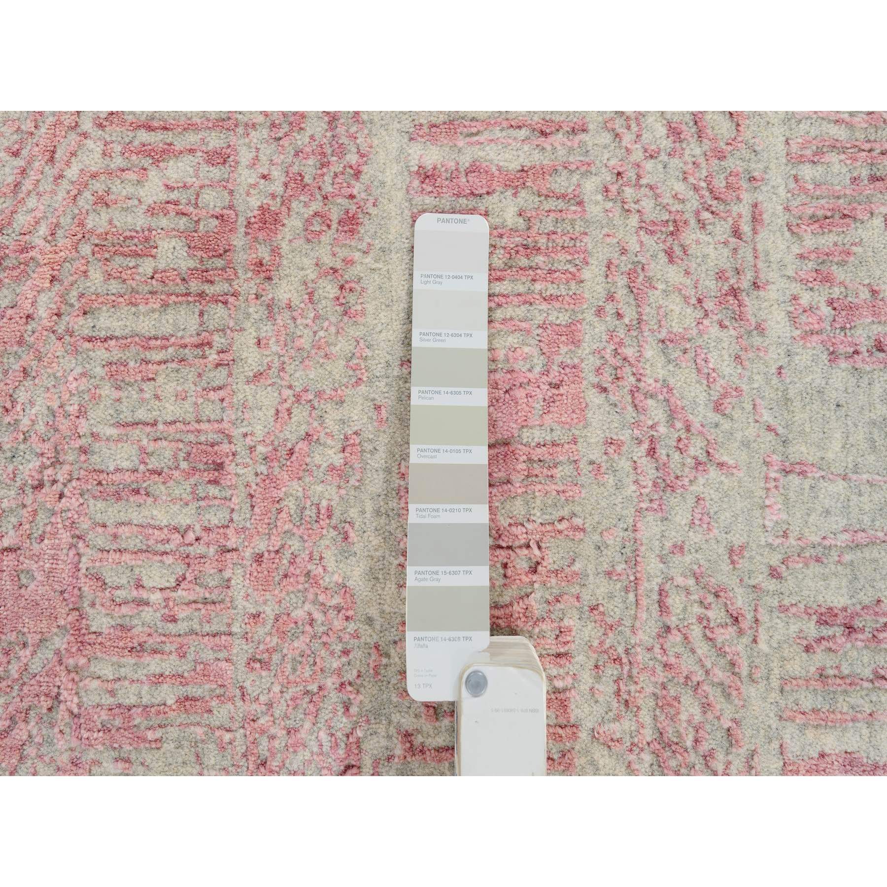 2'6"x8' Rose Pink, Jacquard Hand Loomed, All Over Design Wool and Art Silk, Runner Oriental Rug HR64812 - Image 4