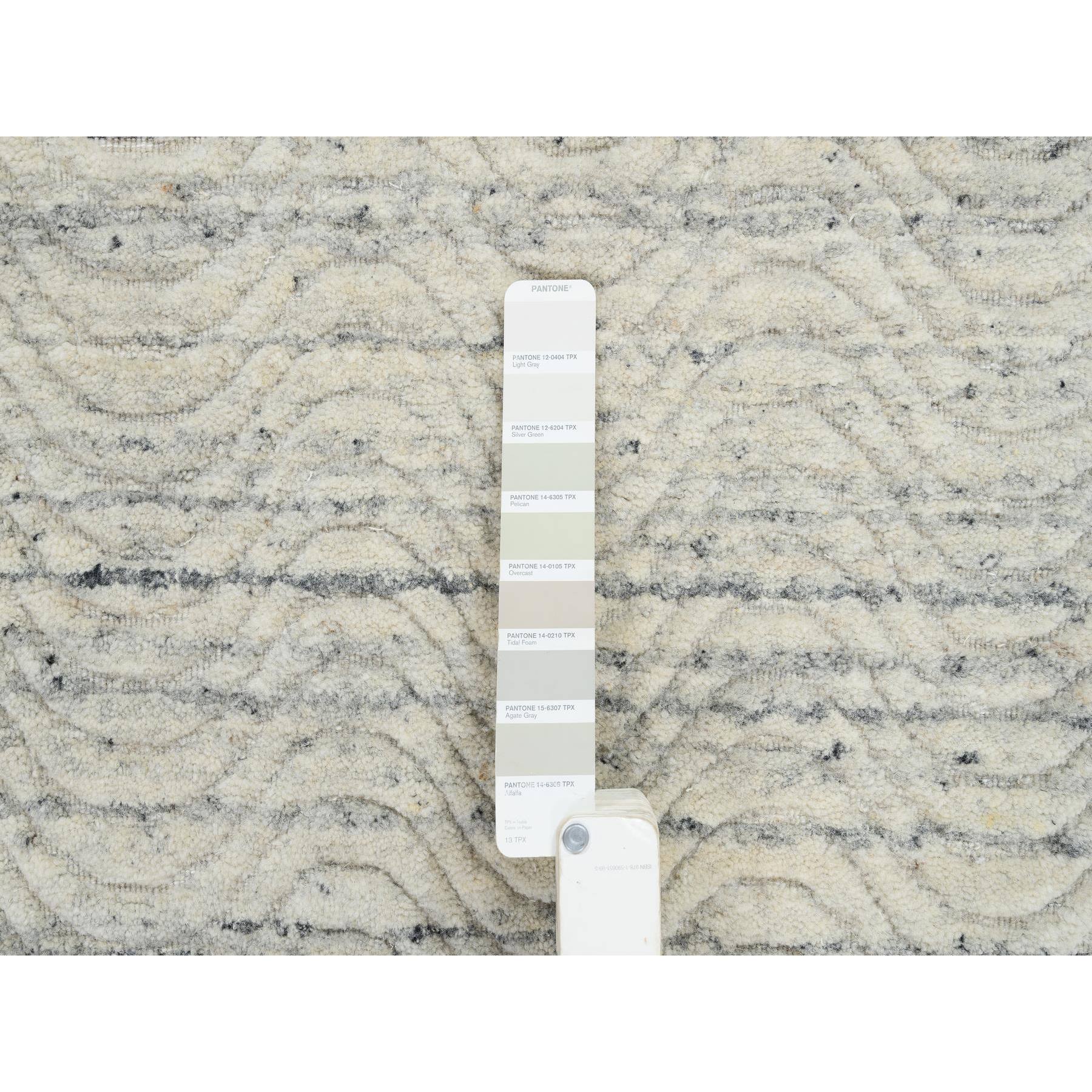2'6"x6' Beige, Variegated Textured Modern Design, Extra Soft Wool Hand Loomed, Runner Oriental Rug HR64839 - Image 4