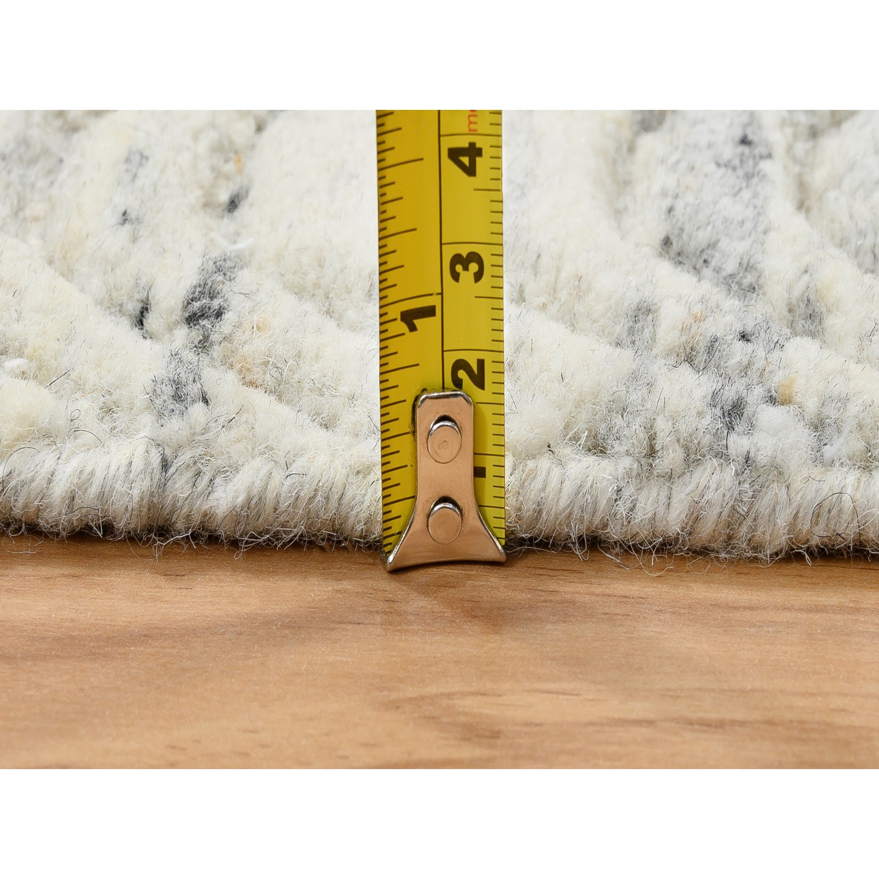 2'6"x6' Beige, Variegated Textured Modern Design, Extra Soft Wool Hand Loomed, Runner Oriental Rug HR64839 - Image 7
