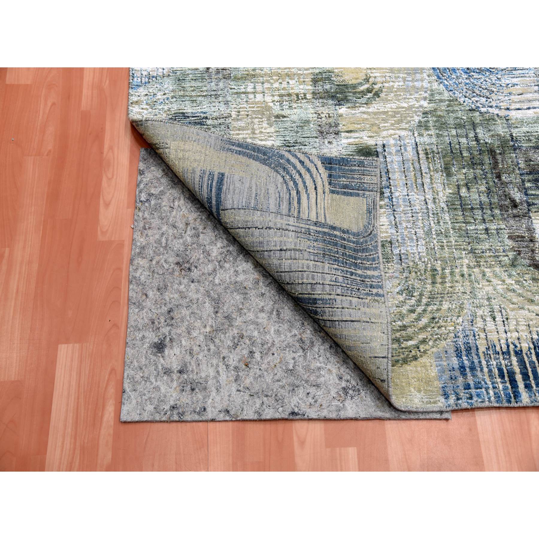 6'x9' THE INTERTWINED PASSAGE, Hand Knotted, Silk with Textured Wool, Oriental Rug HR75128 - Image 4