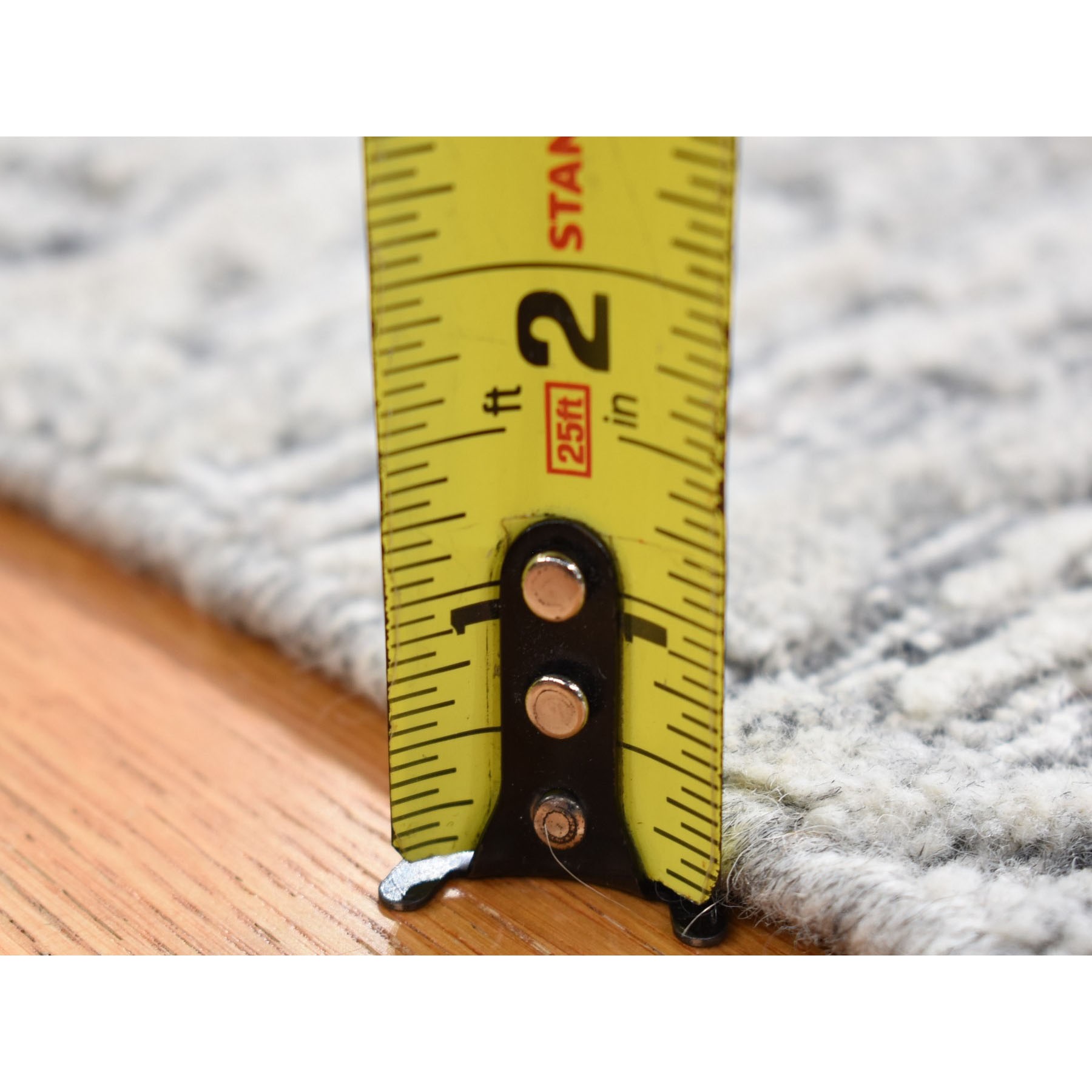 2'x2' Light Gray, Jacquard, Hand Loomed, Modern Design, Wool with Textured Pile, Sample Fragment, Oriental Rug HR80409 - Image 5