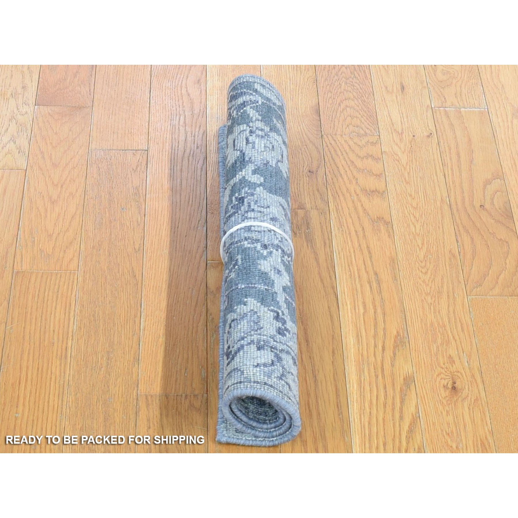 2'1"x2'1" Gray, Silk with Textured Wool, Hand Knotted, Oushak Influence, Sample Fragment, Oriental Rug HR80422 - Image 4