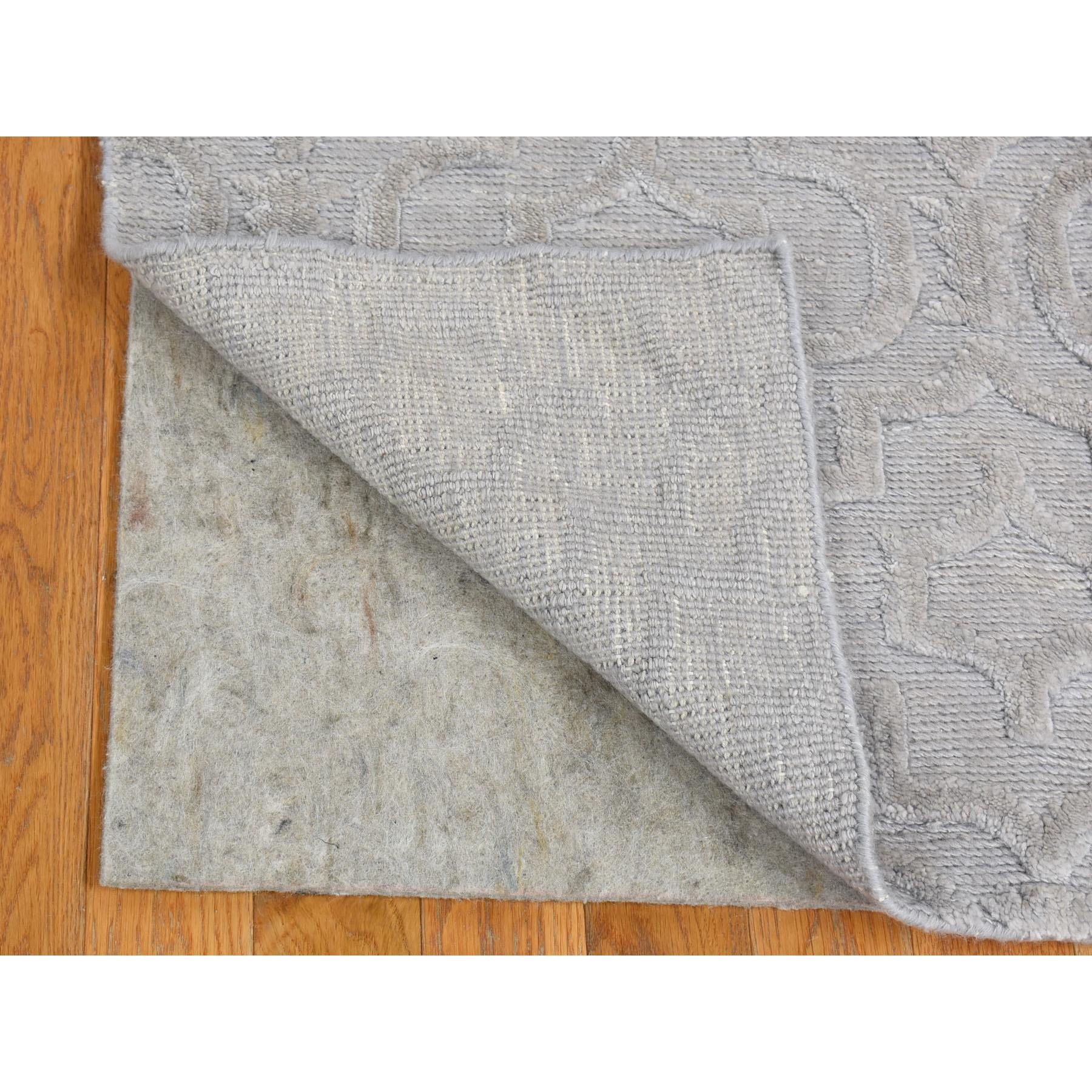 2'x2'10" Gray, Modern Design, Silk with Textured Wool, Hand Knotted, Mat, Oriental Rug HR80423 - Image 2