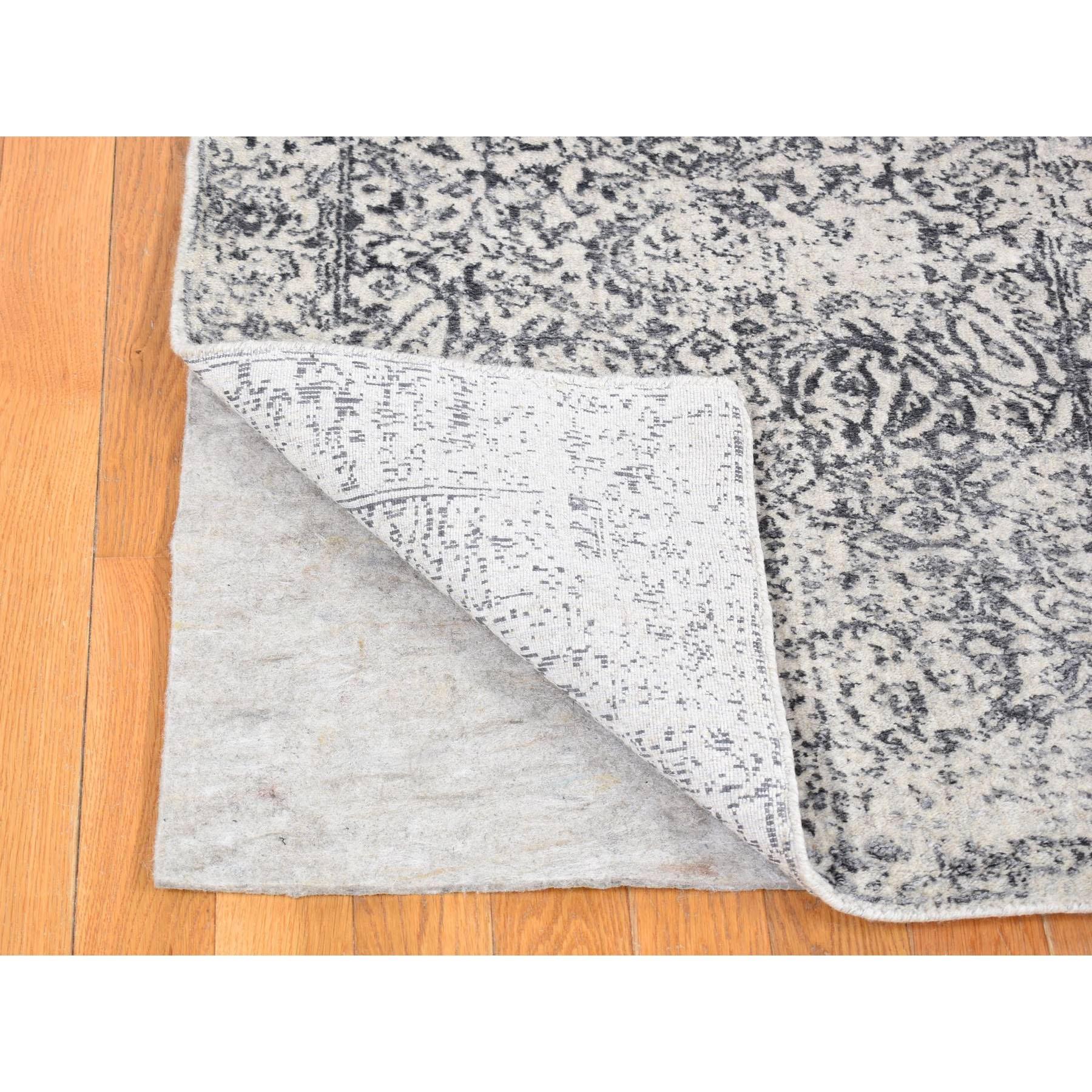 2'5"x12' Light Gray, Transitional Jacquard Loomed, Wool and Plant Based Silk, Runner Oriental Rug HR80458 - Image 2