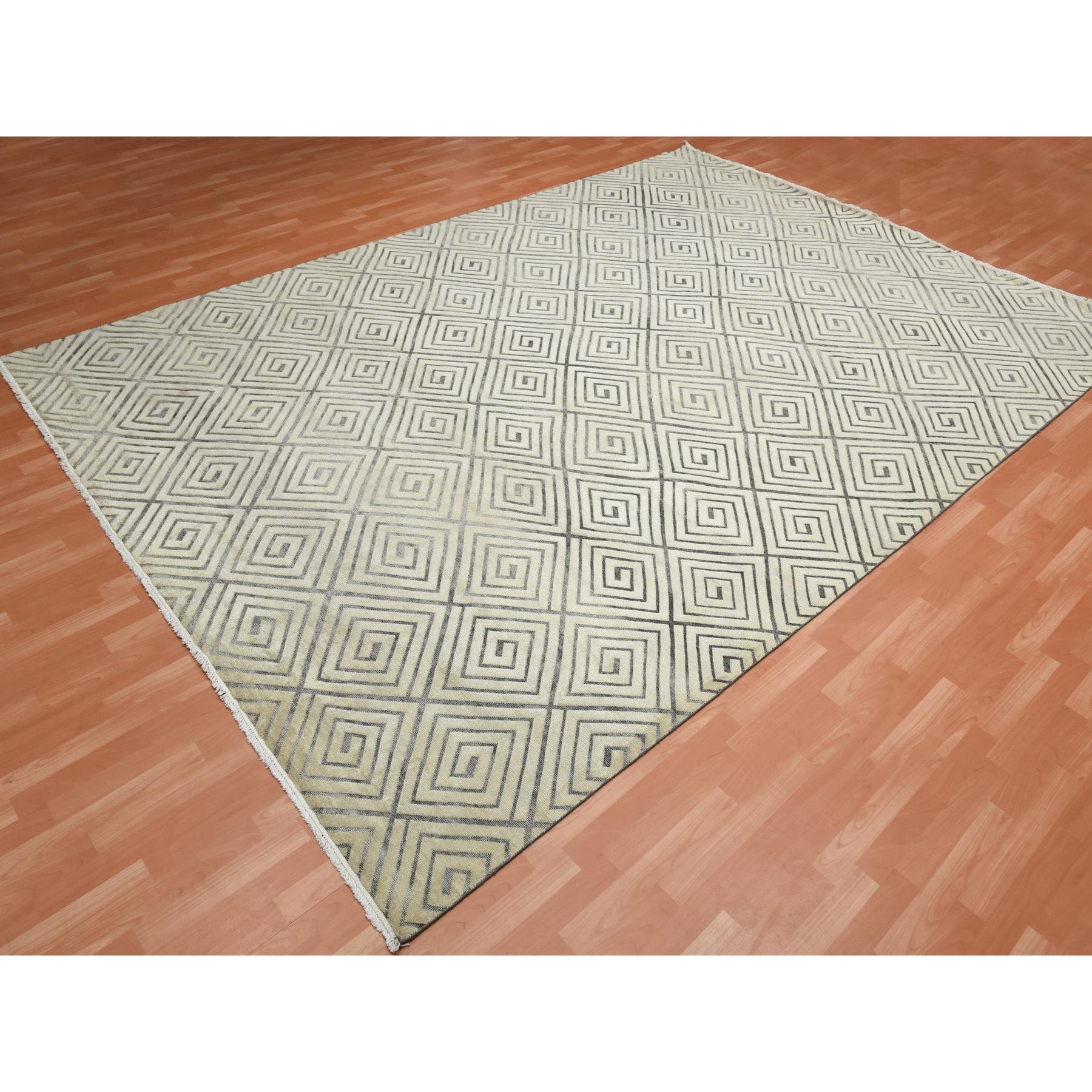 9'10"x14'1" Ivory, Hand Knotted Modern Roman Key Design, Pure Raised Silk with Textured Oxidized Wool, Oriental Rug HR75220 - Image 4