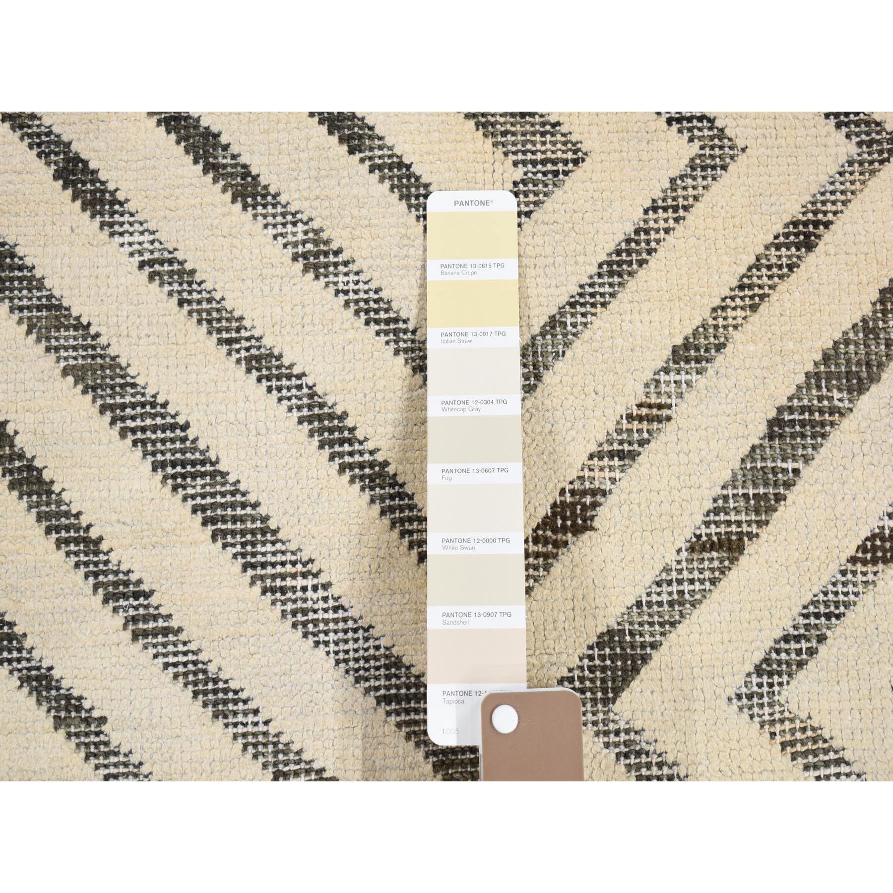 9'x12' Ivory, Roman Key Squares Design, Hand Knotted, Pure Silk with Textured Wool, Modern, Oriental Rug HR80447 - Image 8