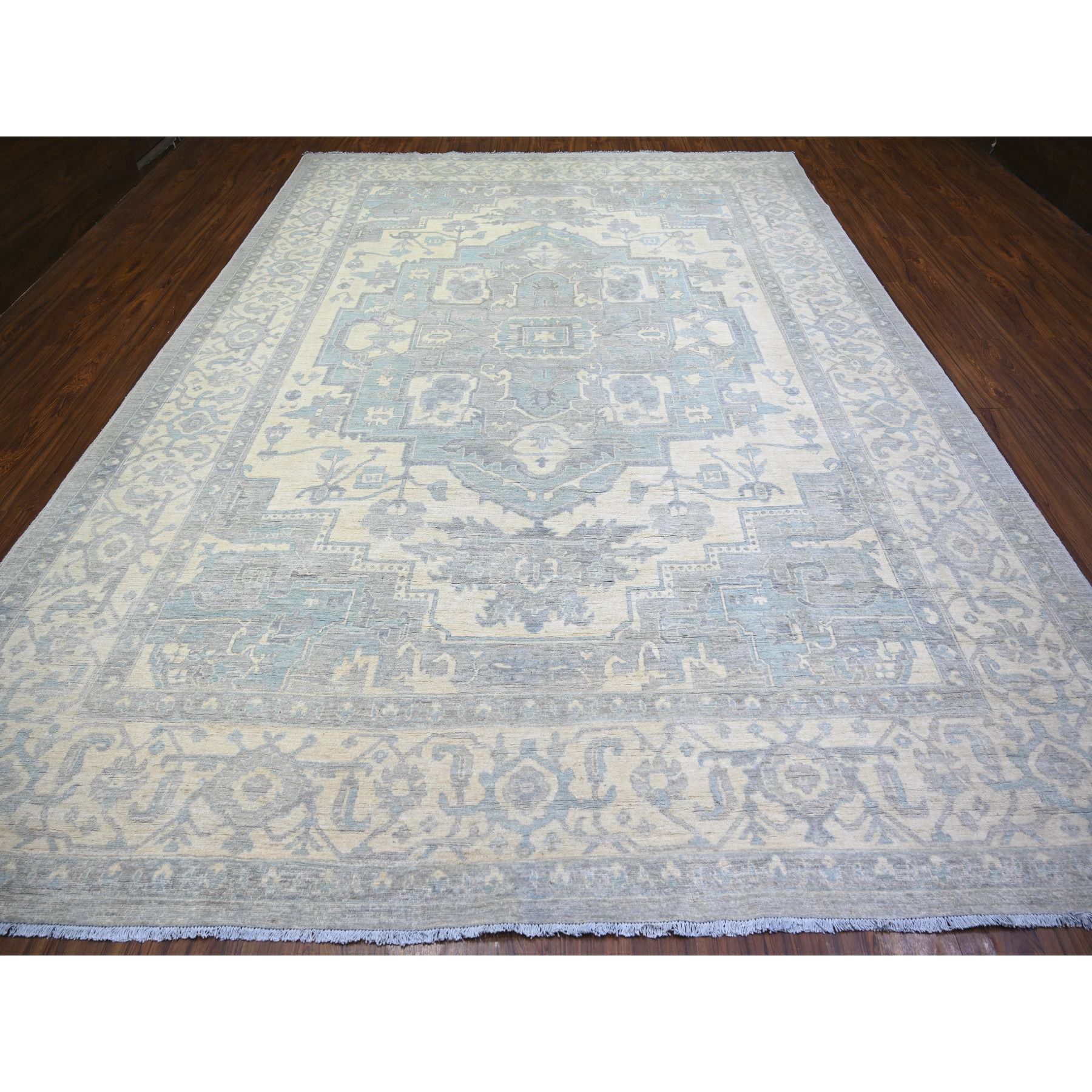 9'9"x13'5" Cadet Gray, Extra Soft Wool Hand Knotted, Finer Peshawar with Heriz Design, Densely Woven Natural Dyes, Oriental Rug HR73128 - Image 3