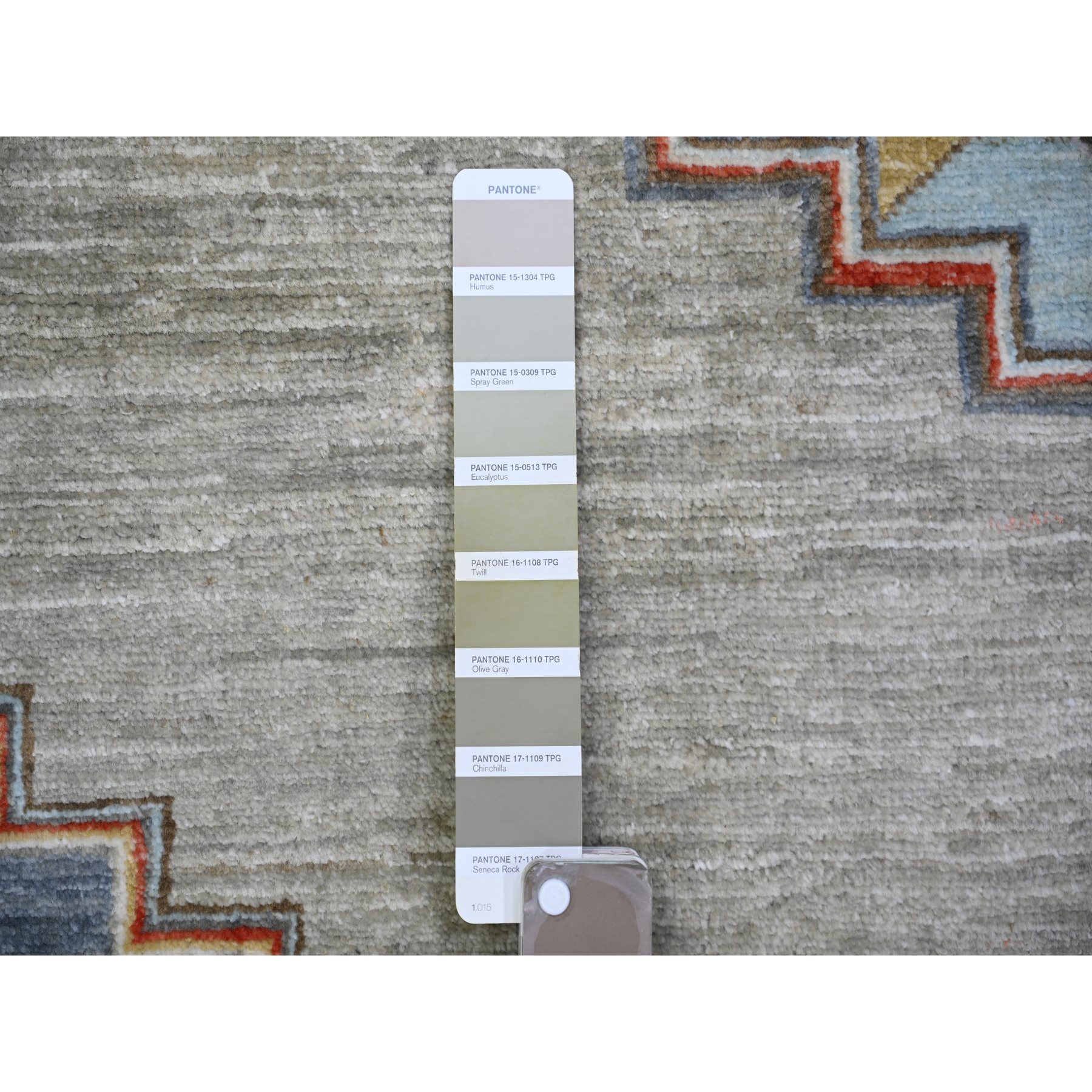 8'8"x11'7" Echo Gray, Pure Wool Hand Knotted, Finer Peshawar with Heriz Medallion Design, Densely Woven Natural Dyes, Oriental Rug HR73406 - Image 8