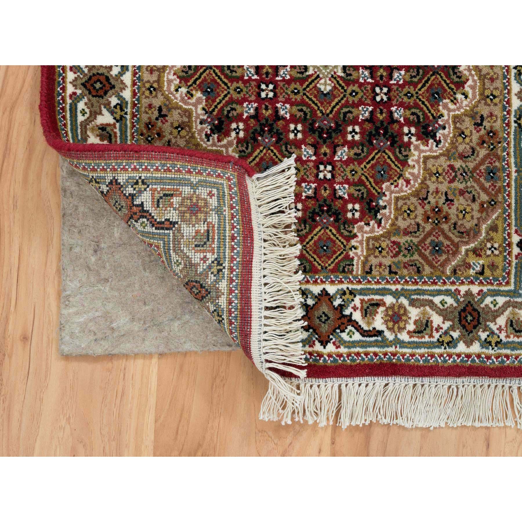 2'x4'2" Mahogany Red, Tabriz Mahi with Fish Medallion Design, 100% Wool, 175 KPSI, Hand Knotted, Mat Oriental Rug HR65083 - Image 3