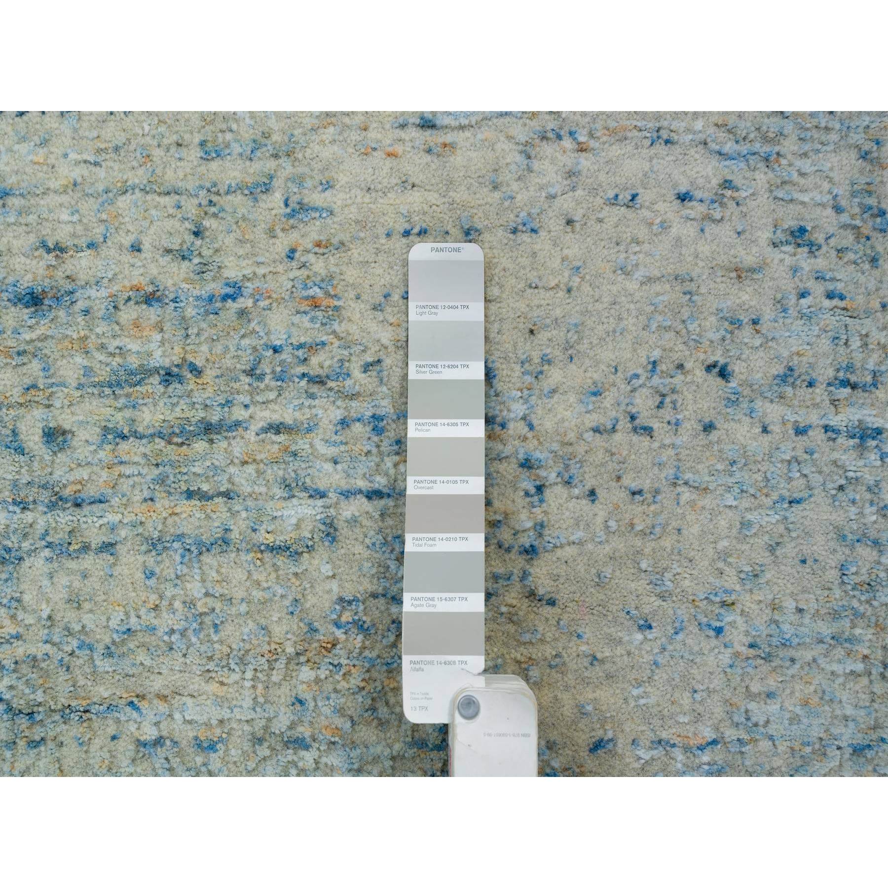 2'6"x8 Gray with Touches of Blue, Modern Jacquard Hand Loomed, Soft to the Touch Wool and Plant Based Silk, Runner Oriental Rug HR65194 - Image 4