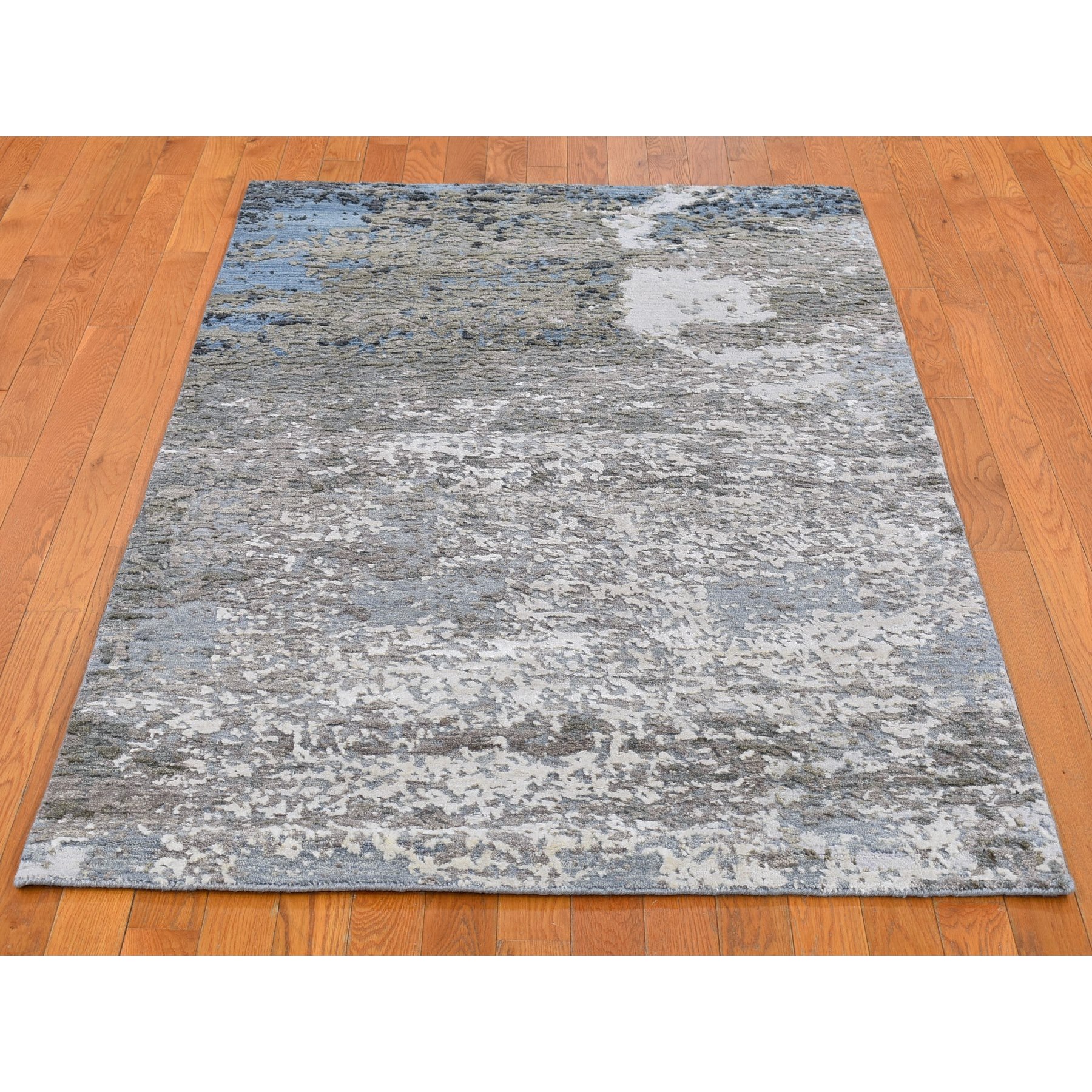 4'x6' Blue Abstract Design Wool and Silk Hi-Low Pile Denser Weave Hand Knotted Oriental Rug HR66528 - Image 2