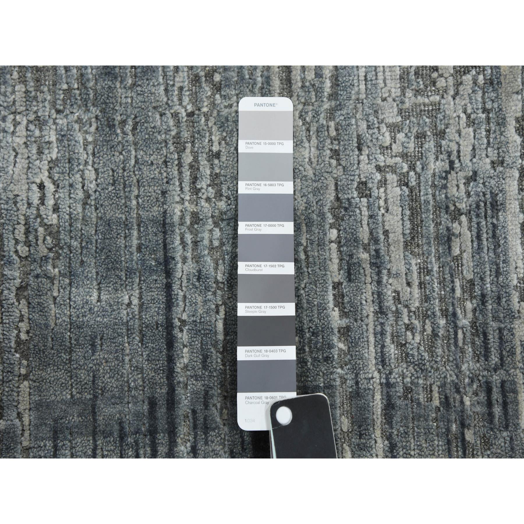 3'x5'3" Charcoal Gray, Hand Knotted Modern Vertical Ombre Design, Pure Silk with Textured Wool, Oriental Rug HR75262 - Image 4