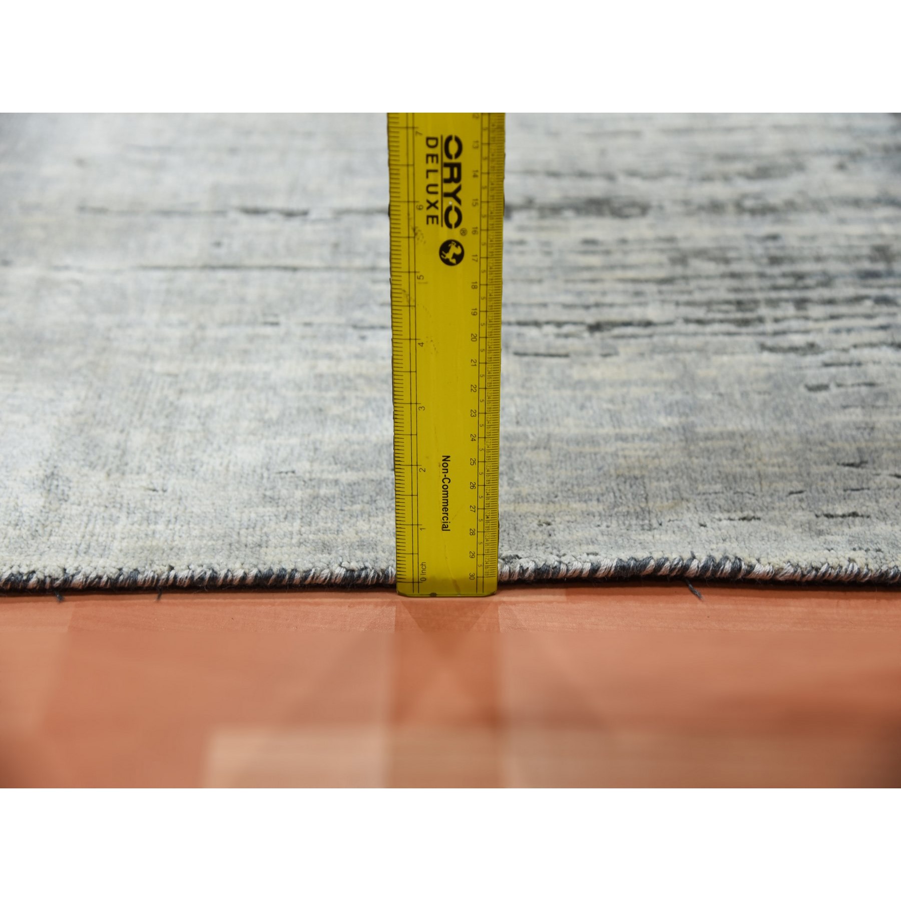 3'x5'3" Charcoal Gray, Hand Knotted Modern Vertical Ombre Design, Pure Silk with Textured Wool, Oriental Rug HR75262 - Image 6