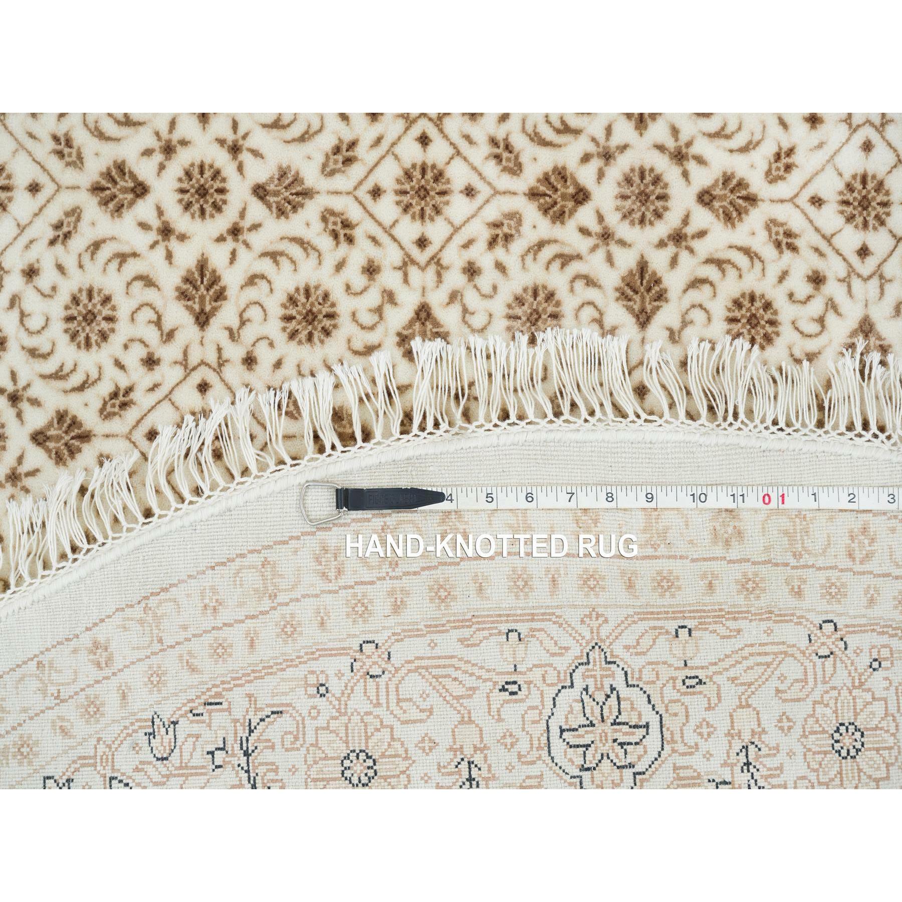 6'3"x6'3" Ivory, Densely Woven Organic Wool, Hand Knotted Herati with All Over Fish Mahi Design, 250 KPSI, Round Oriental Rug HR65401 - Image 8