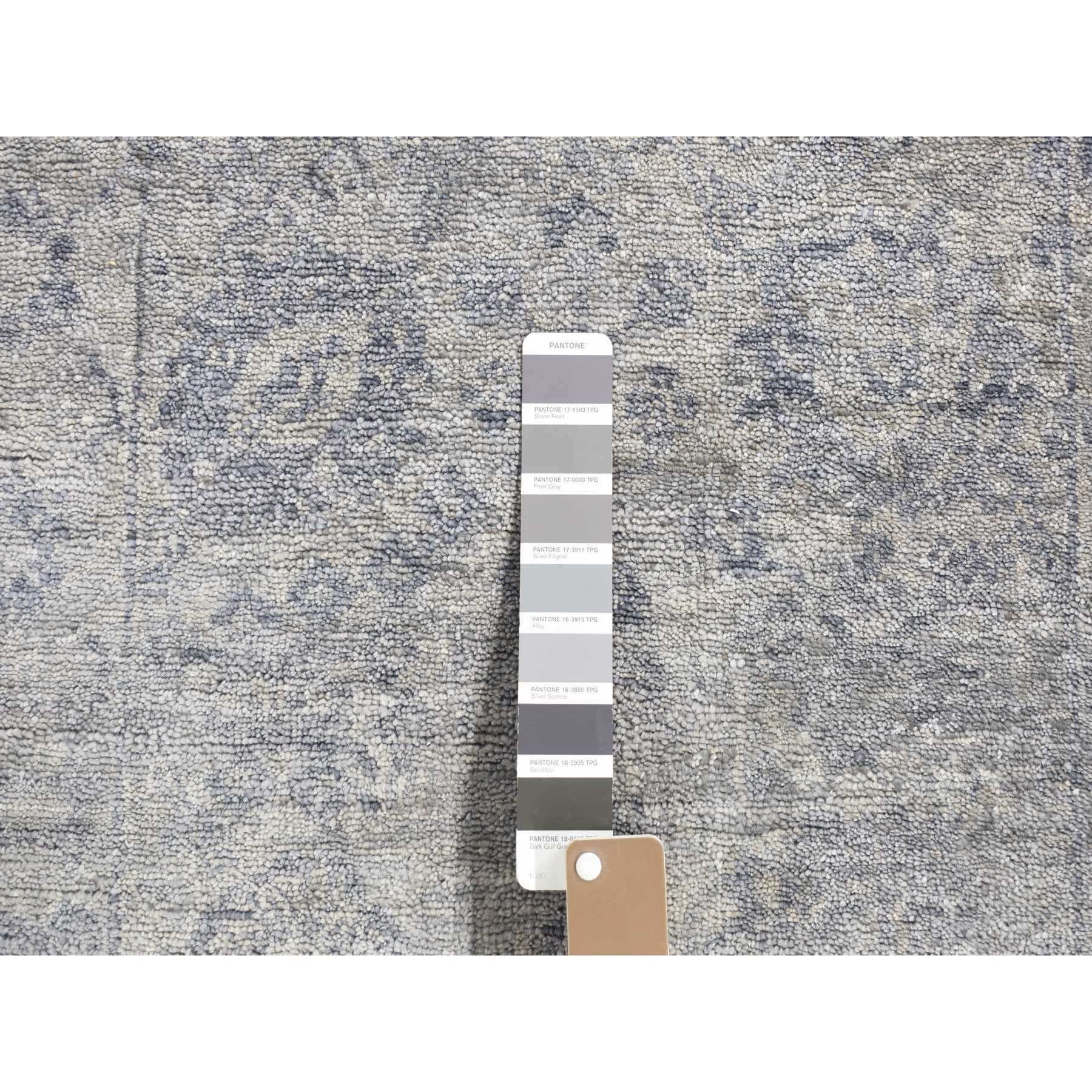2'6"x5'10" Goose Gray, Broken Persian Design Tone on Tone, Silken Plant Base Silk Hand Knotted, Short Runner Oriental Rug HR80745 - Image 3