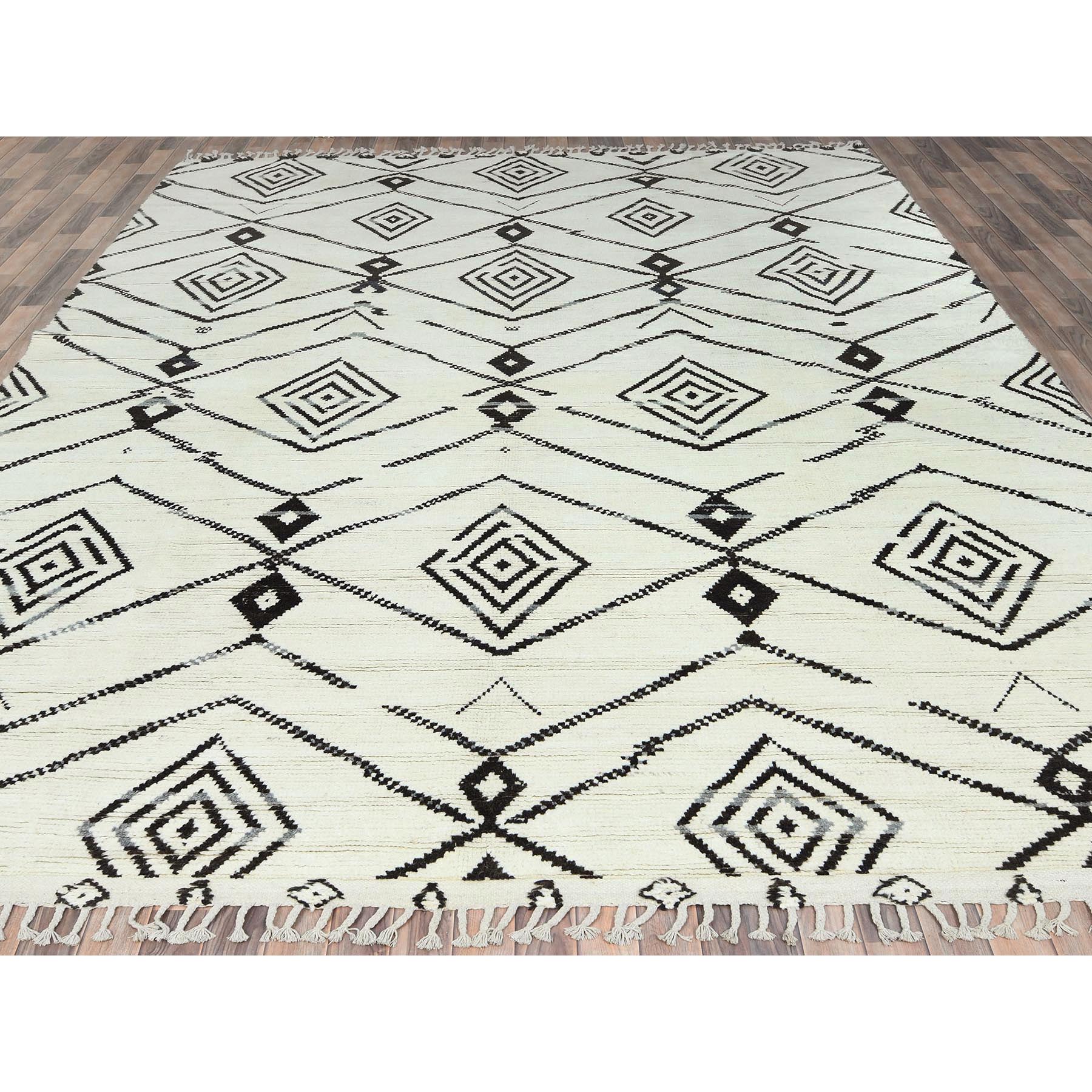 10'x14'4" Ivory, Moroccan Berber Influence with Serrated Pattern, Natural Dyes, Extra Soft Wool Hand Knotted, Oriental Rug HR82953 - Image 3
