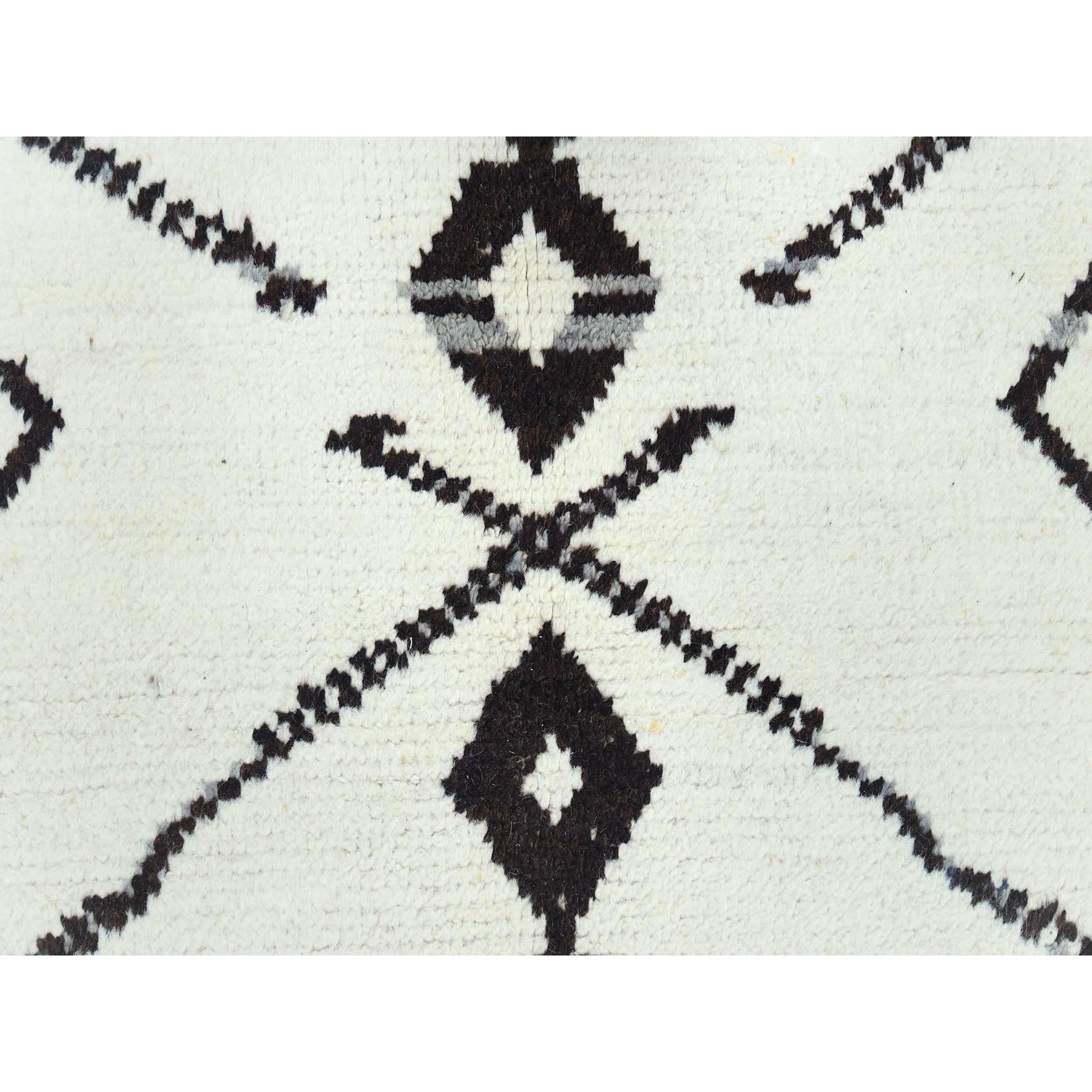 10'x14'4" Ivory, Moroccan Berber Influence with Serrated Pattern, Natural Dyes, Extra Soft Wool Hand Knotted, Oriental Rug HR82953 - Image 9
