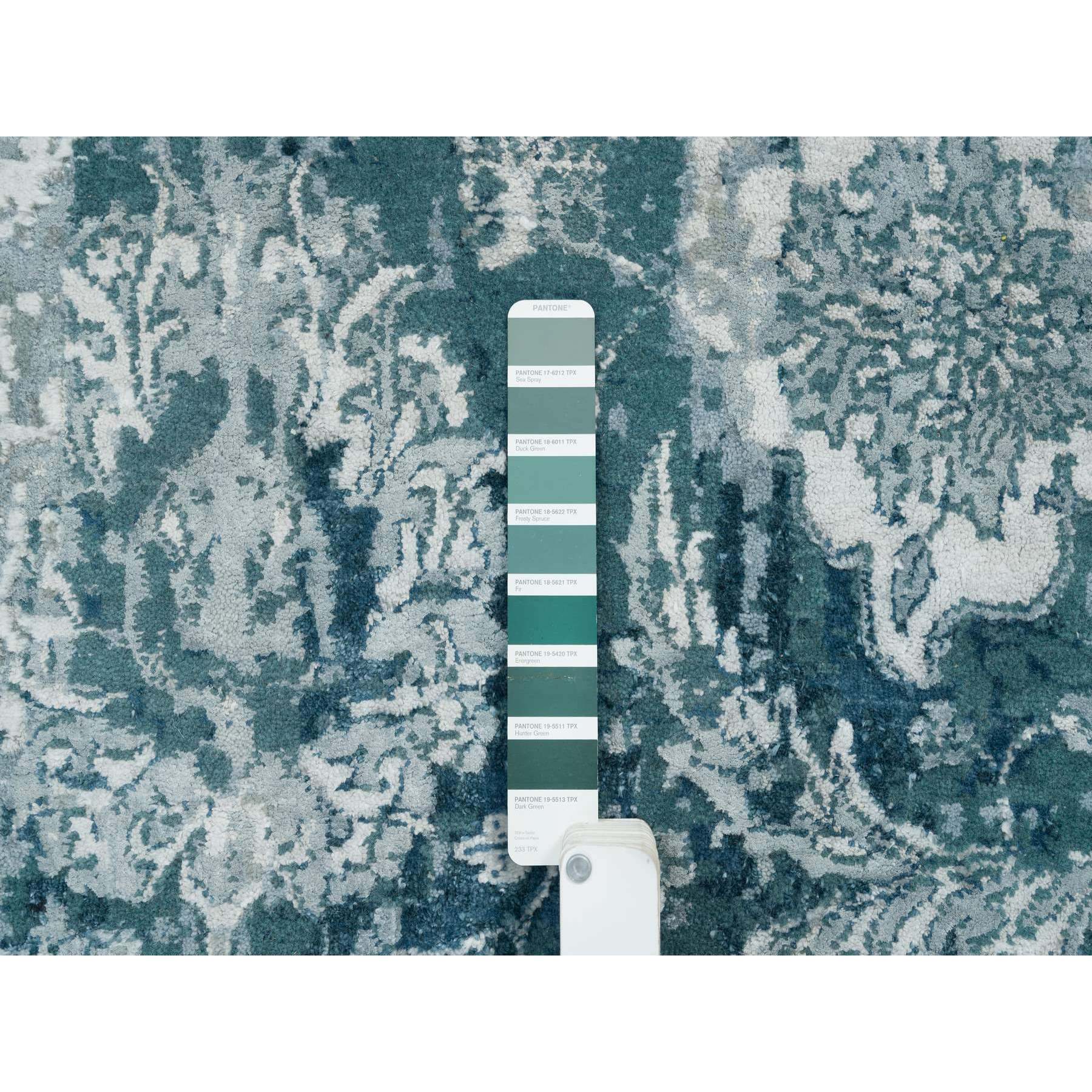 9'10"x9'10" Blue-Teal Persian Tabriz Broken Design Wool and Silk, Soft Pile, Hand Knotted Round Oriental Rug HR65630 - Image 7