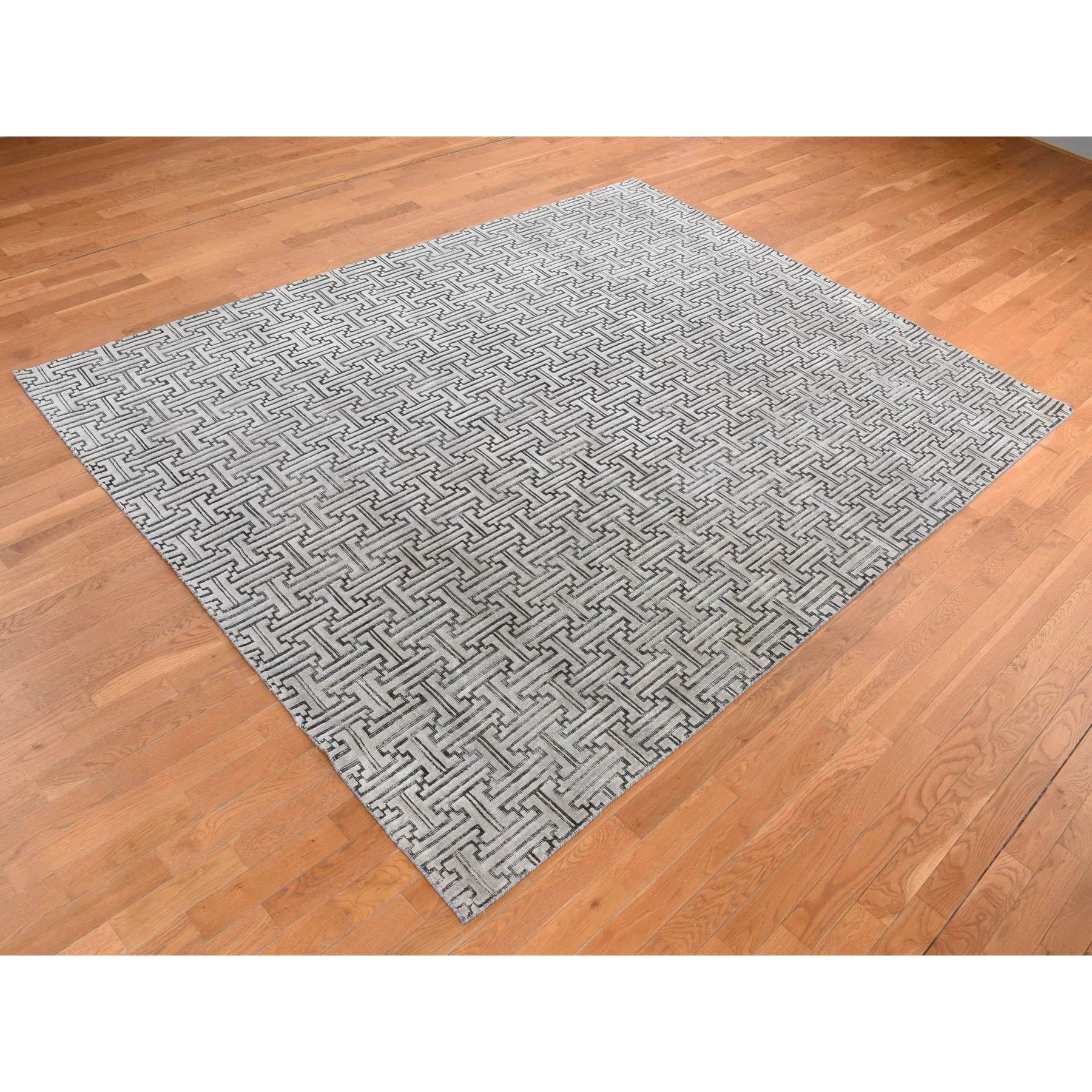 7'10"x10'3" Goose Gray, Pure Silk with Textured Wool, Roman Key Design, Hand Knotted, Oriental Rug HR80832 - Image 4