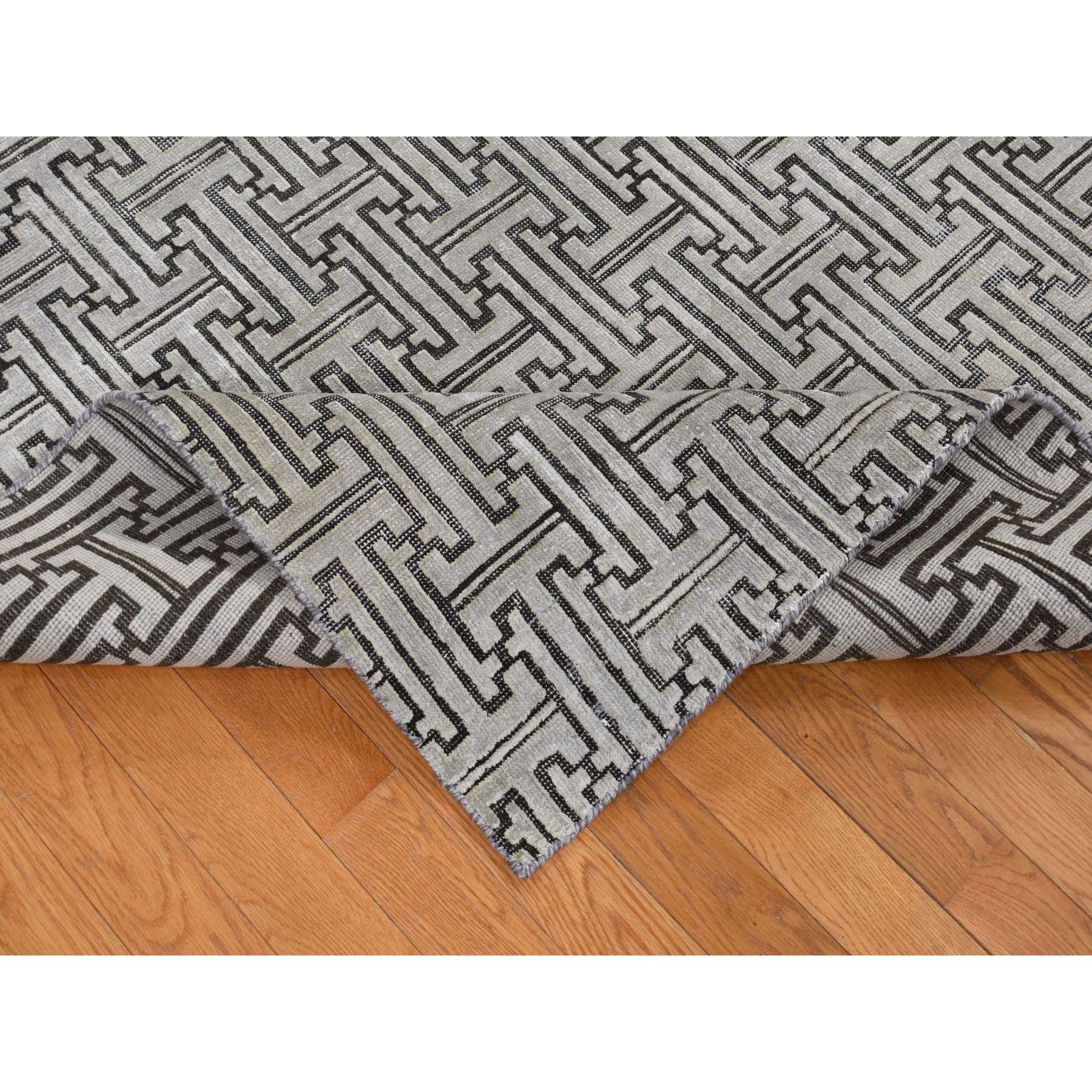 7'10"x10'3" Goose Gray, Pure Silk with Textured Wool, Roman Key Design, Hand Knotted, Oriental Rug HR80832 - Image 6