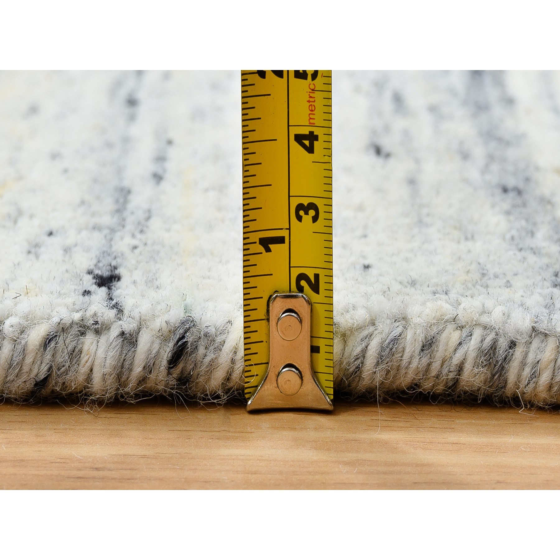 6'x6' Ivory, Extra Soft Wool Hand Loomed, Plain Modern Striped Design Soft Pile, Square Oriental Rug HR64774 - Image 7