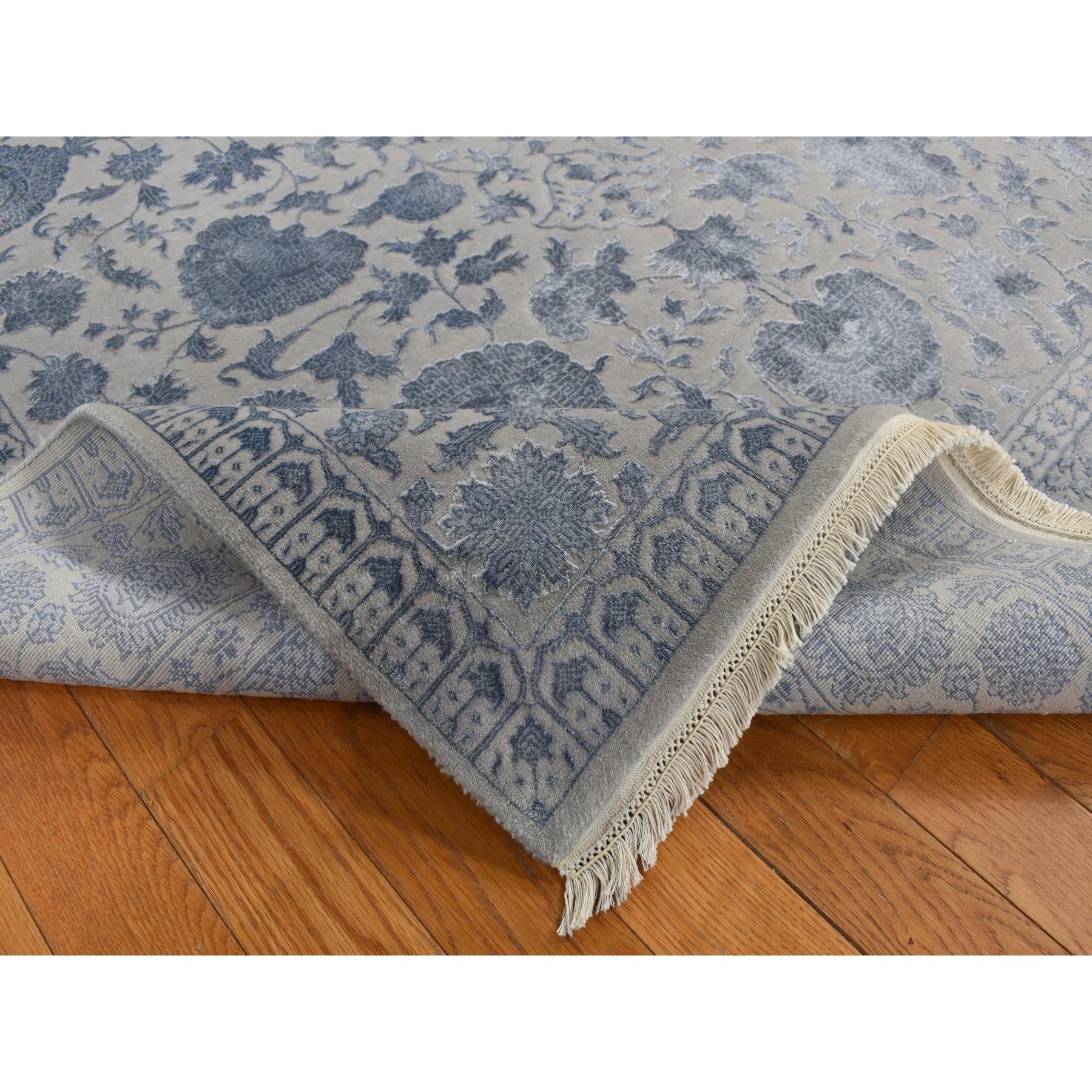 5'7"x7'10" Silk Gray, Kashan, 250 KPSI, Half Wool Half Silk, Hand Knotted, Soft to The Touch, Oriental Rug HR80982 - Image 5