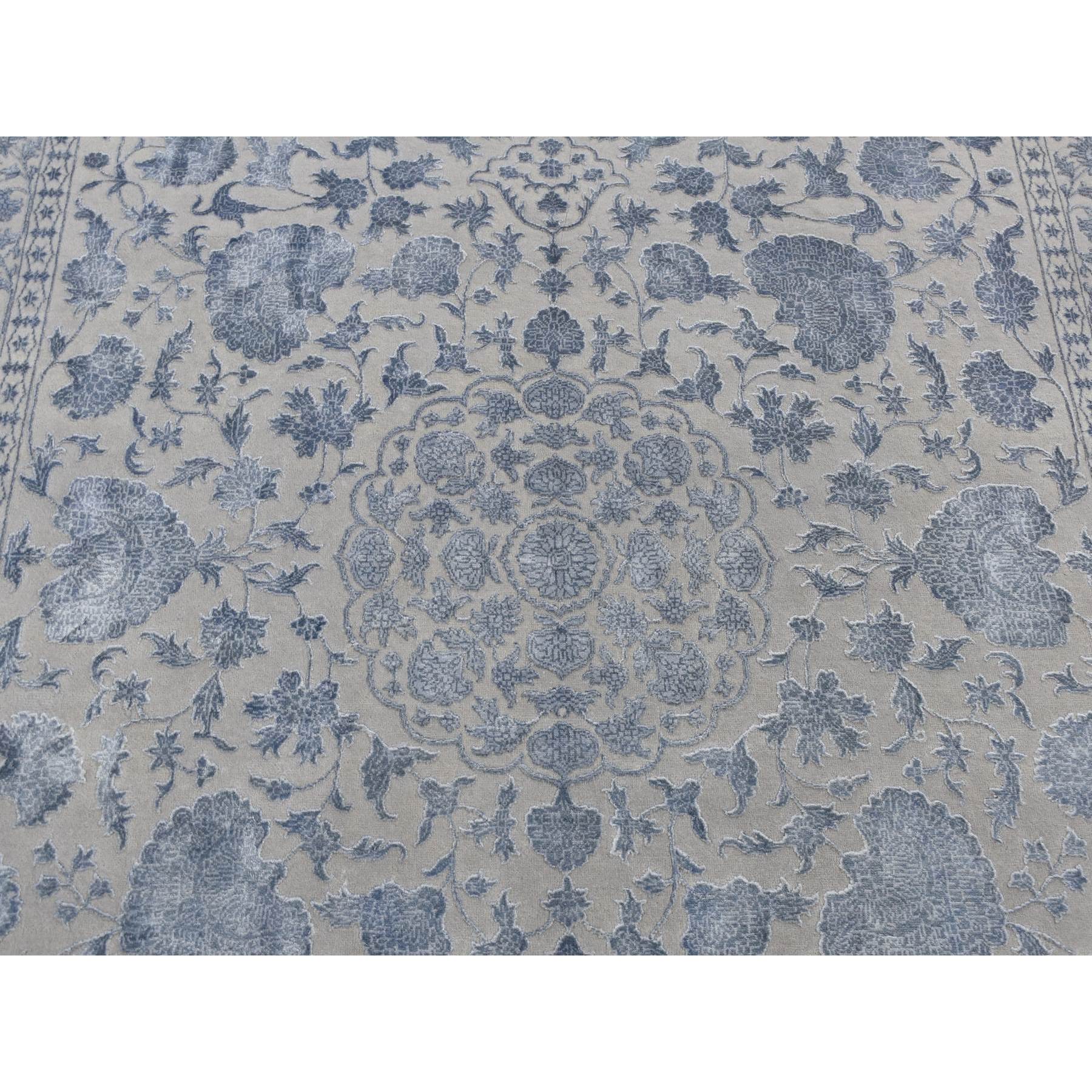 5'7"x7'10" Silk Gray, Kashan, 250 KPSI, Half Wool Half Silk, Hand Knotted, Soft to The Touch, Oriental Rug HR80982 - Image 8