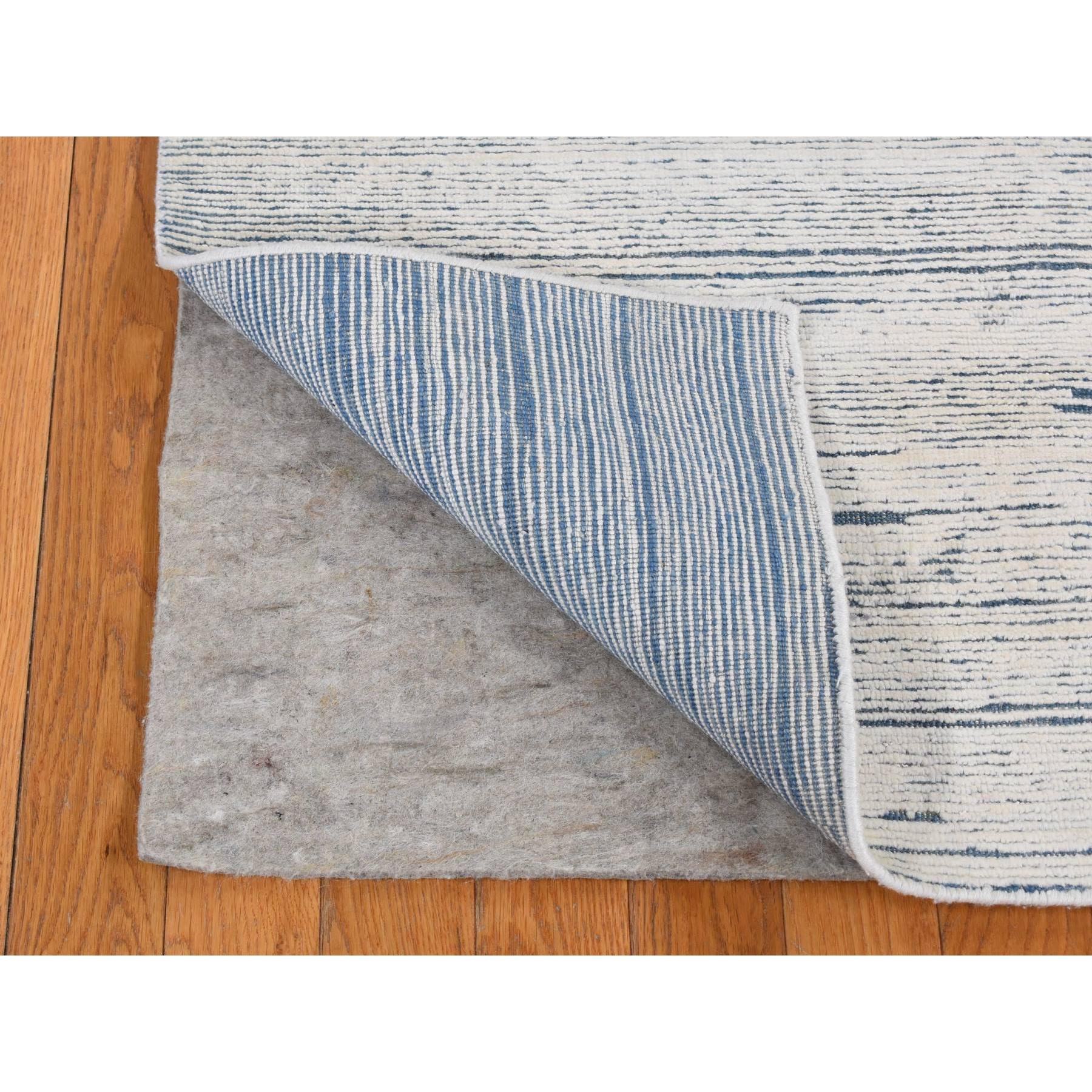 6'1"x9'4" Frost White, 100% Wool, Striae Design, Hand Knotted, Oriental Rug HR80991 - Image 4