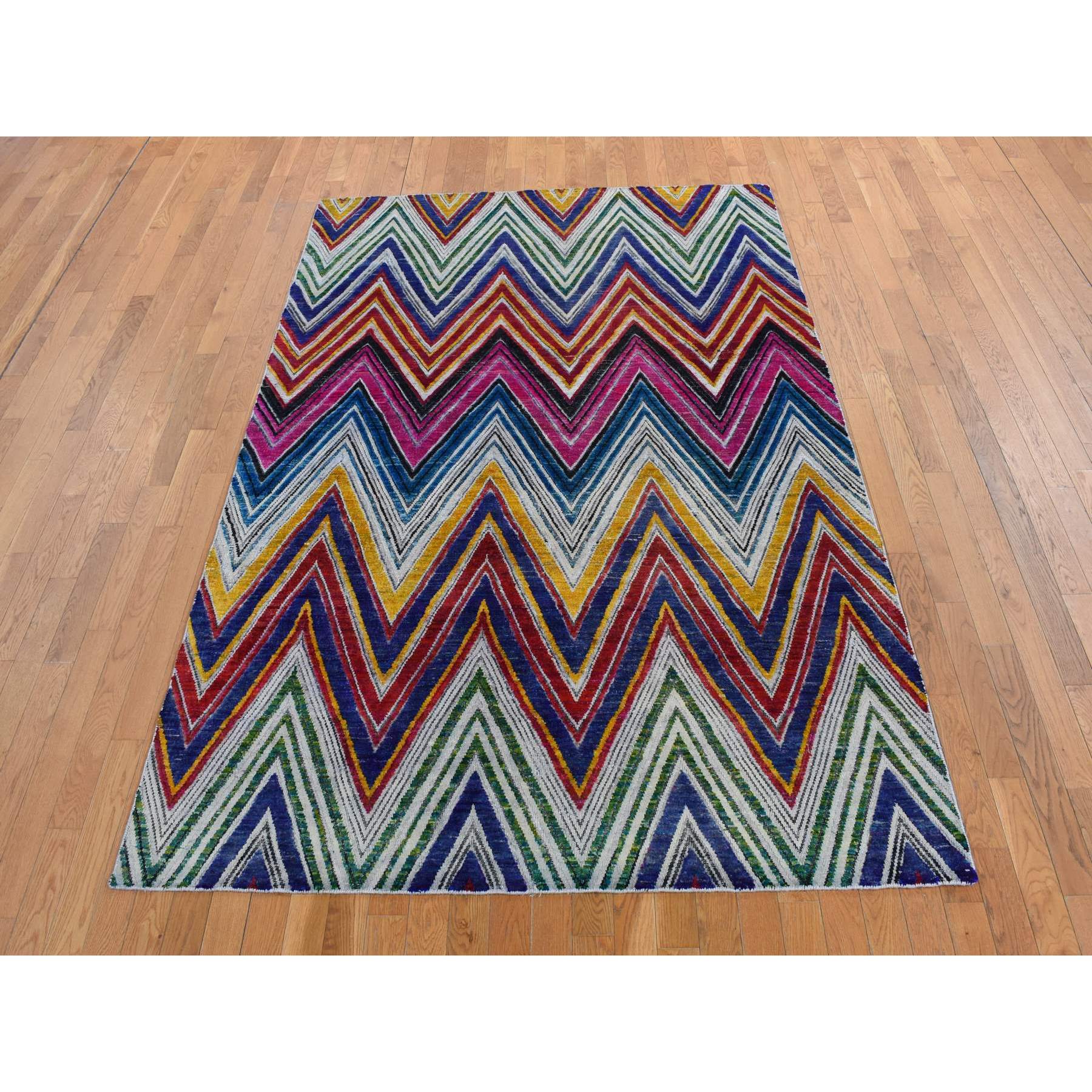 6'x9' Rouge Pink, Hand Knotted, Colorful Chevron Design, Sari Silk with Textured Wool, Oriental Rug HR87005 - Image 2