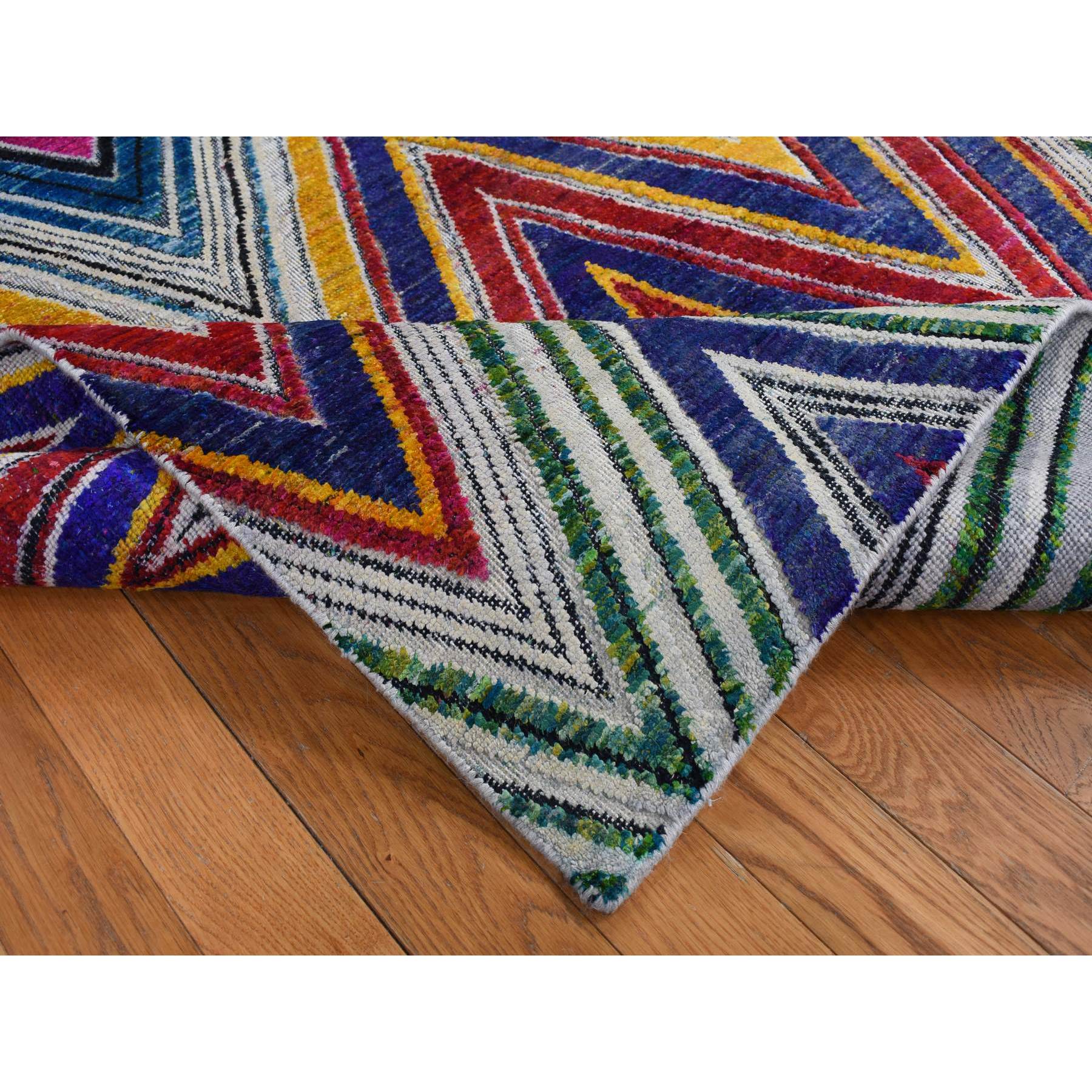 6'x9' Rouge Pink, Hand Knotted, Colorful Chevron Design, Sari Silk with Textured Wool, Oriental Rug HR87005 - Image 5