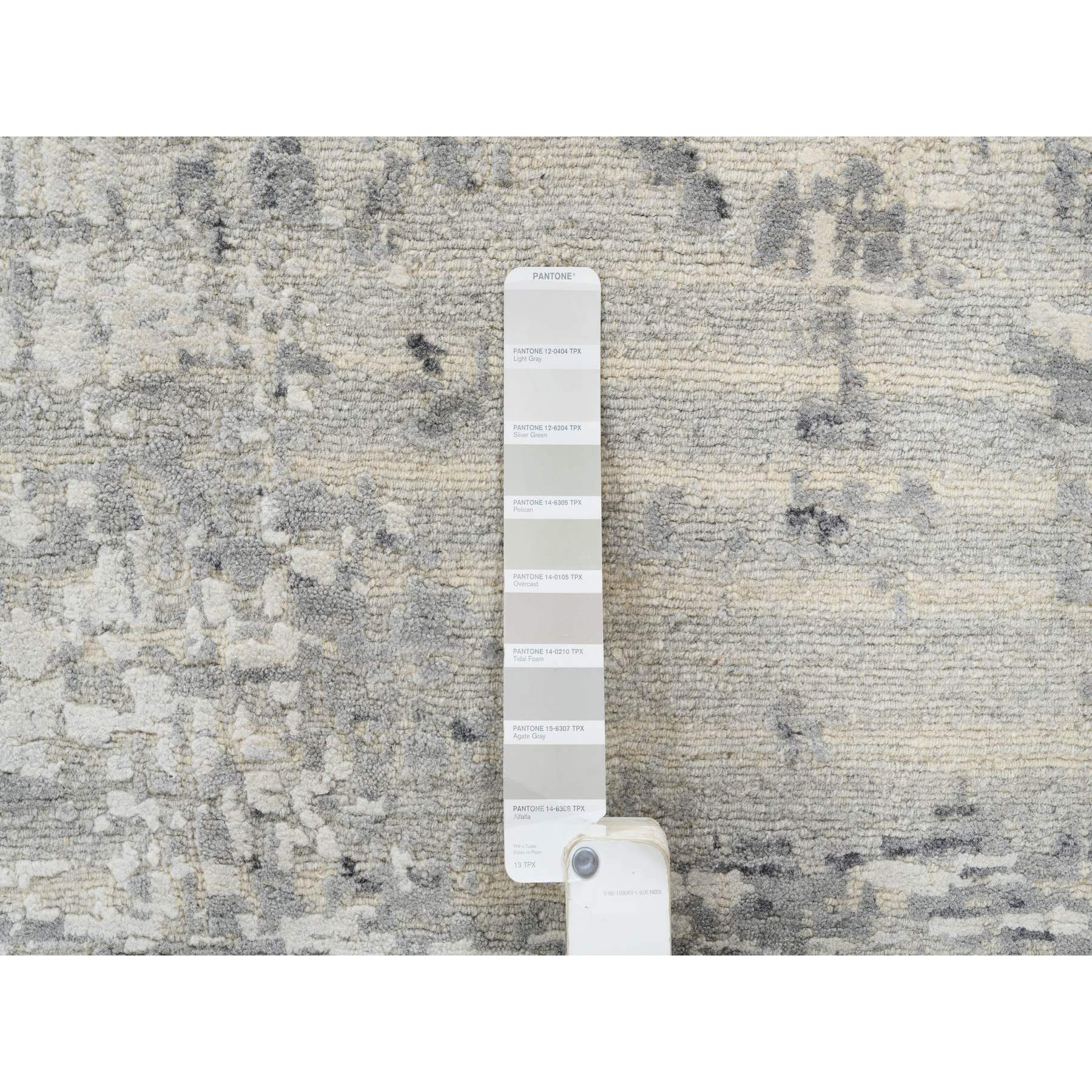 13'9"x13'9" Light Gray Hand Knotted Modern Hand Spun Undyed Natural Wool Round Oriental Rug HR64232 - Image 8