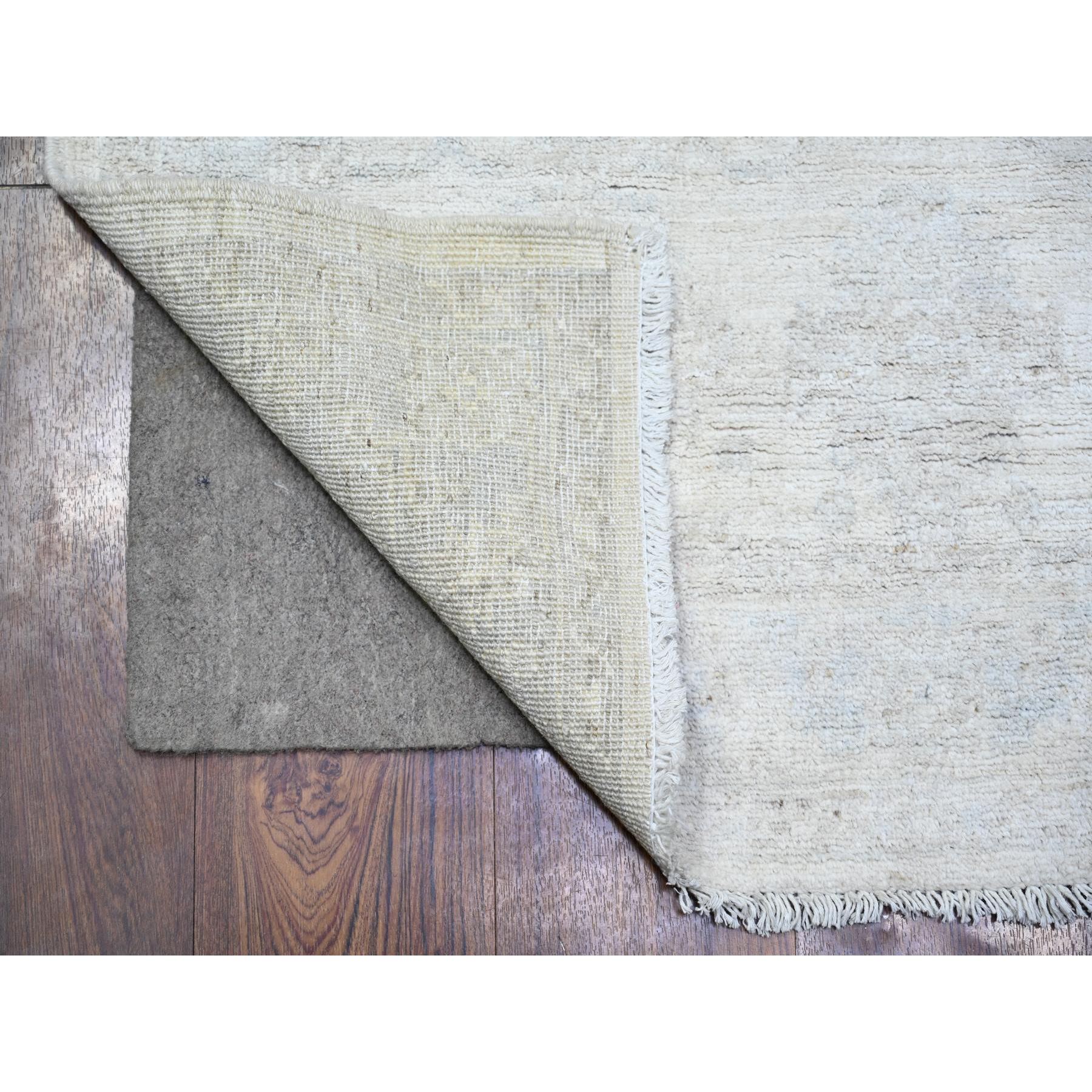3'x4'10" Vivid White, Natural Wool, Washed Out Peshawar with Faded Design, Hand Knotted, Natural Dyes, Oriental Rug HR74468 - Image 2