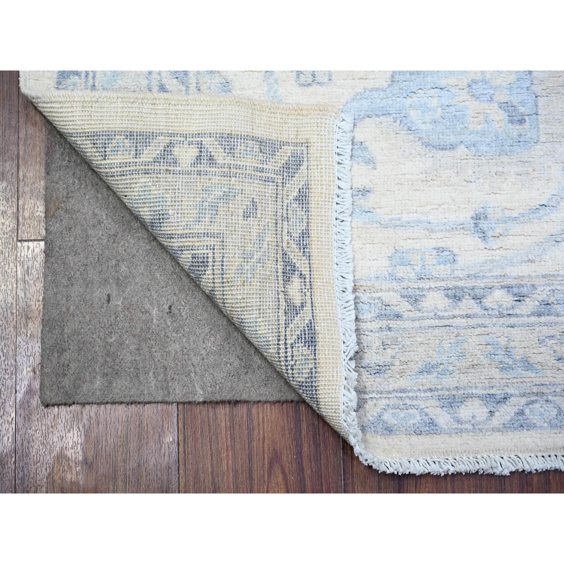 2'10"x9'7" Old Wood Ivory and Silver Chalice, Natural Dyes Extra Soft Wool Finer Peshawar with Faded Colors, Hand Knotted, Oriental Rug HR74582 - Image 2