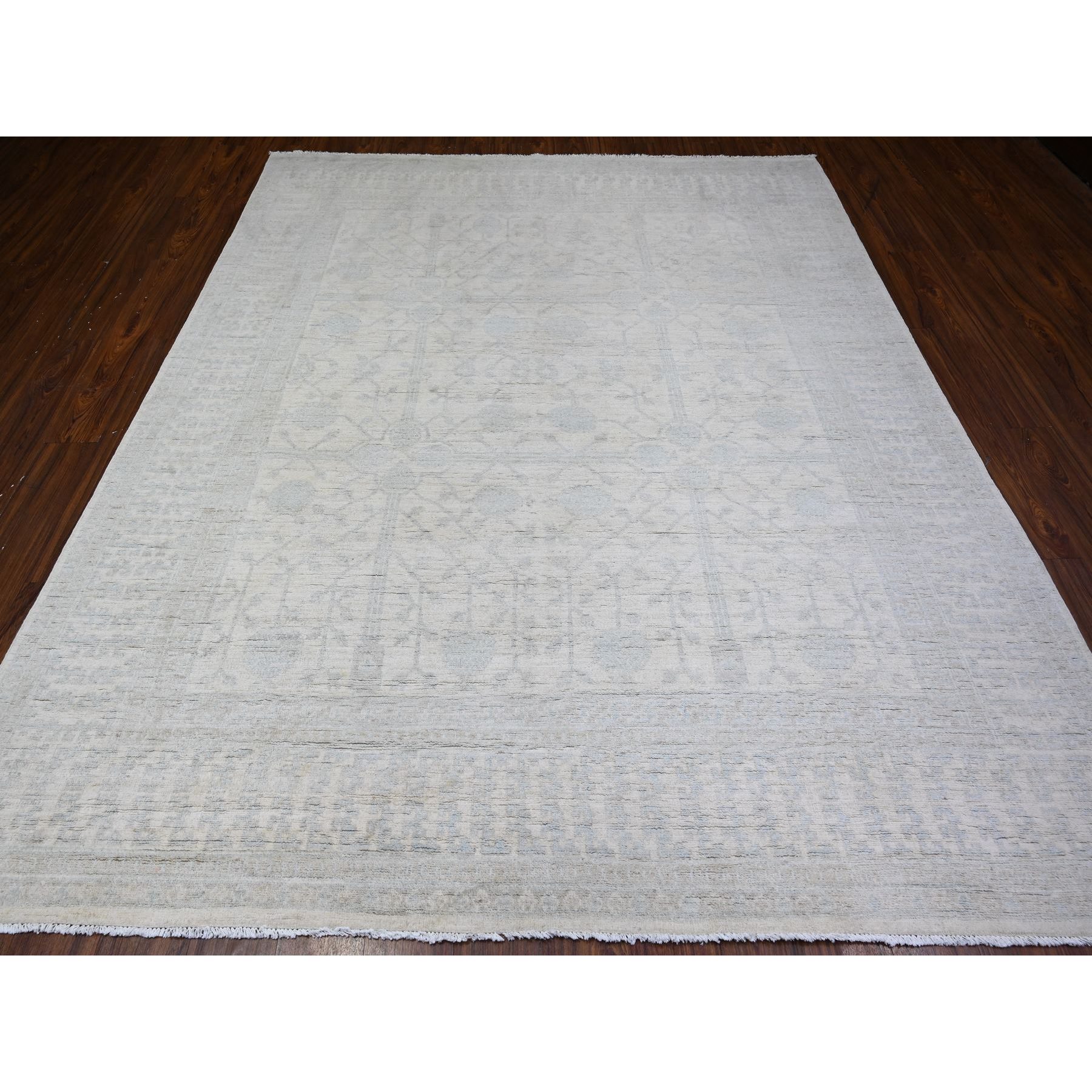 7'10"x9'5" Anti-Flash White, Hand Knotted, White Wash Khotan Inspired Pomegranate Design, Shiny Wool, Oriental Rug HR74667 - Image 3