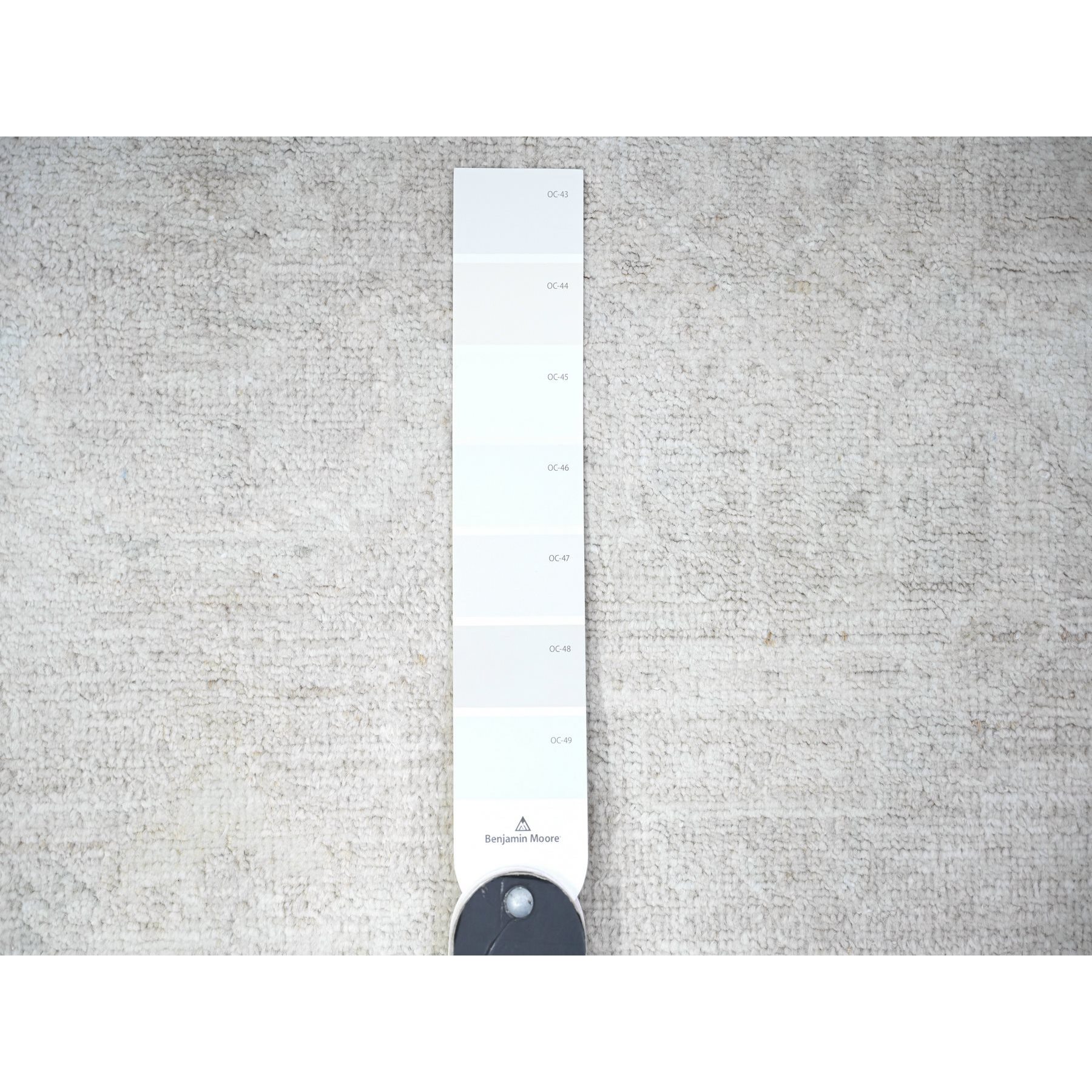 4'x5'9" Gainsboro Gray with Night White, White Wash Peshawar with Faded Colors, Velvet and Soft Wool, Hand Knotted, Oriental Rug HR74783 - Image 3