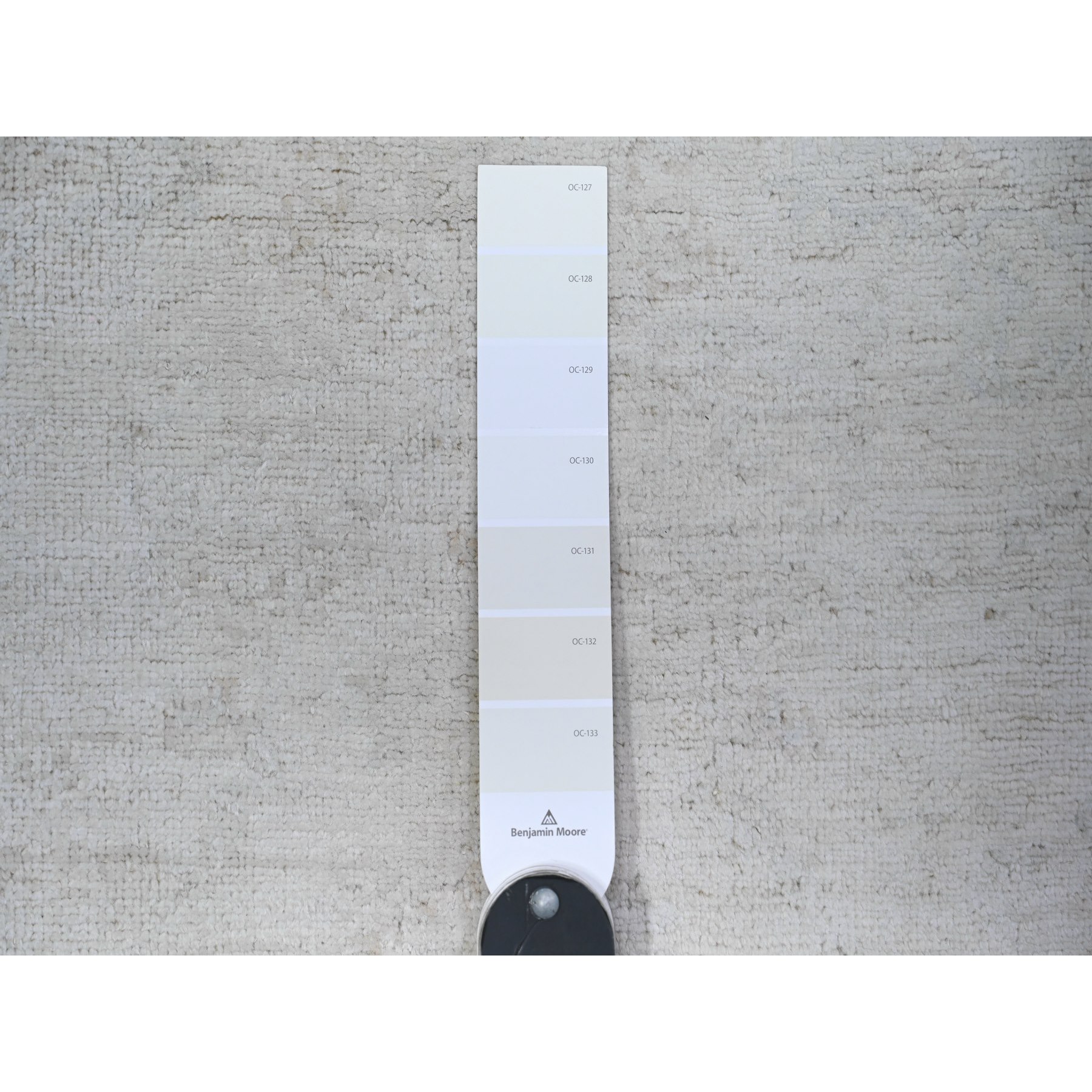 3'x4'9" Aircraft White, White Wash Peshawar with Faded Colors, Soft Wool, Hand Knotted, Oriental Rug HR74871 - Image 3