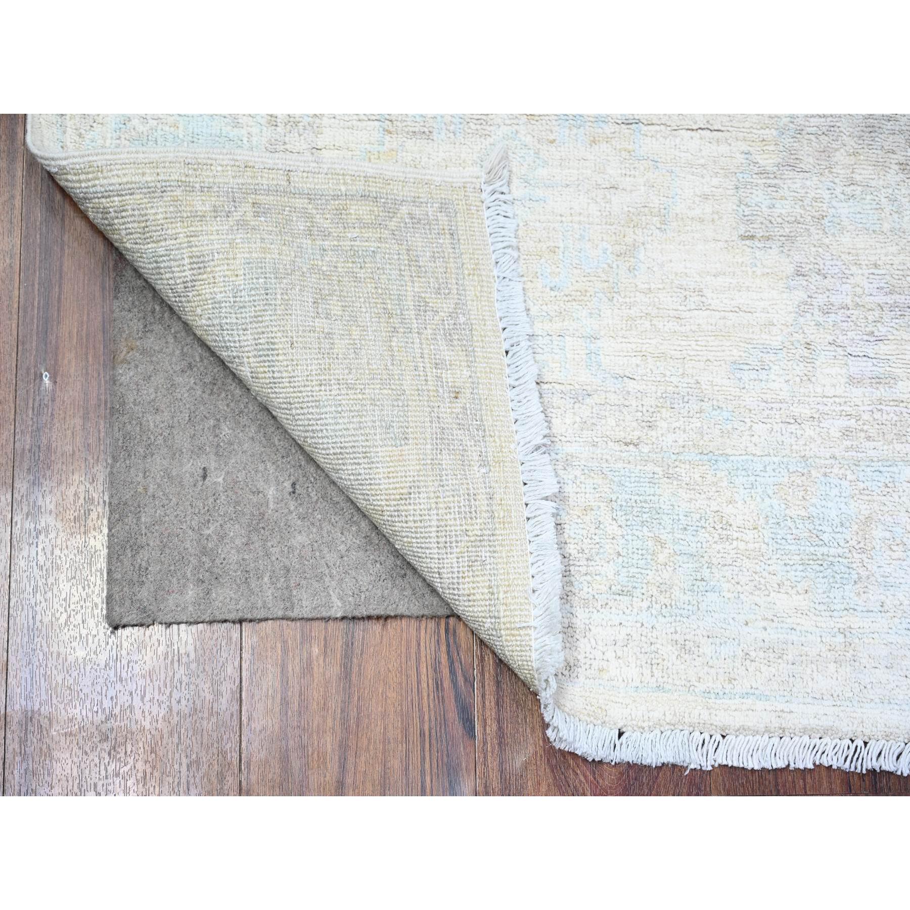 3'10"x5'8" Lace Ivory, Natural Dyes, Stone Washed Peshawar Faded Out, Soft Organic Wool, Hand Knotted, Oriental Rug HR74879 - Image 2
