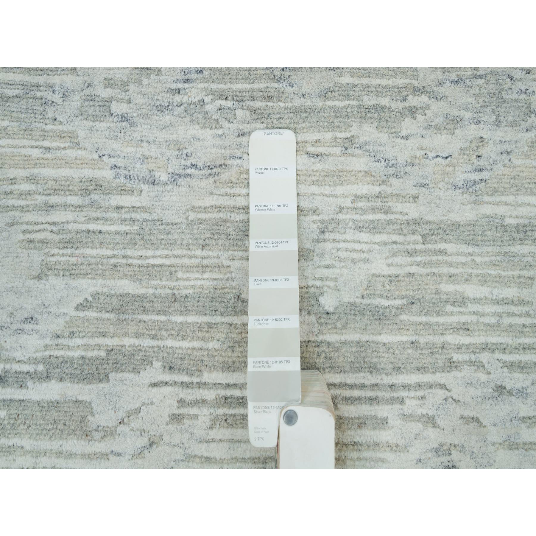 2'7"x22' Platinum Gray, Modern Design, Hand Spun Undyed Natural Wool, Hand Knotted, XL Runner Oriental Rug HR65957 - Image 4