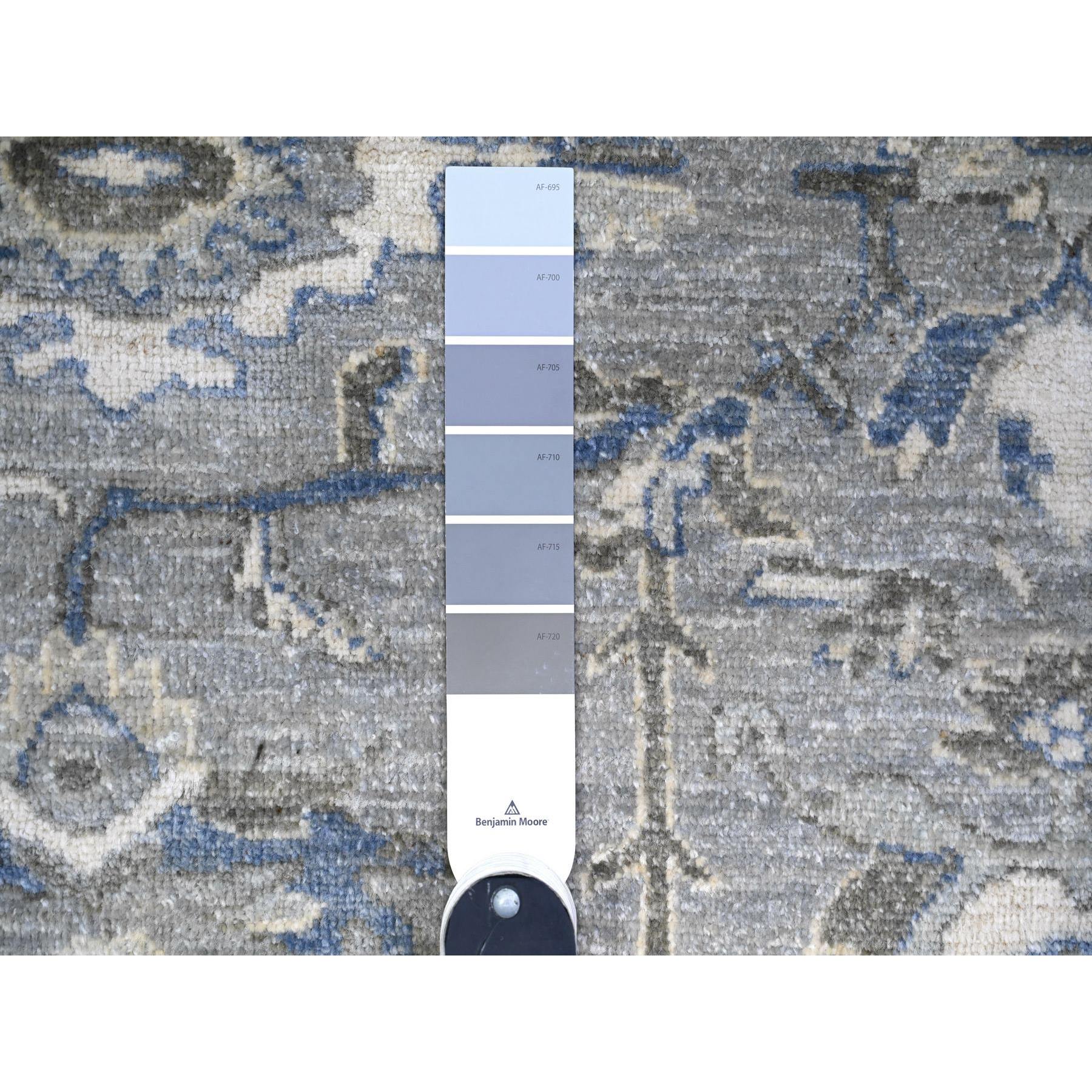 7'10"x9'9" Electric Gray and Delicate White, Heriz All Over Design with Serrated Leaf Pattern, Pure Wool, Hand Knotted, Oriental Rug HR74679 - Image 8