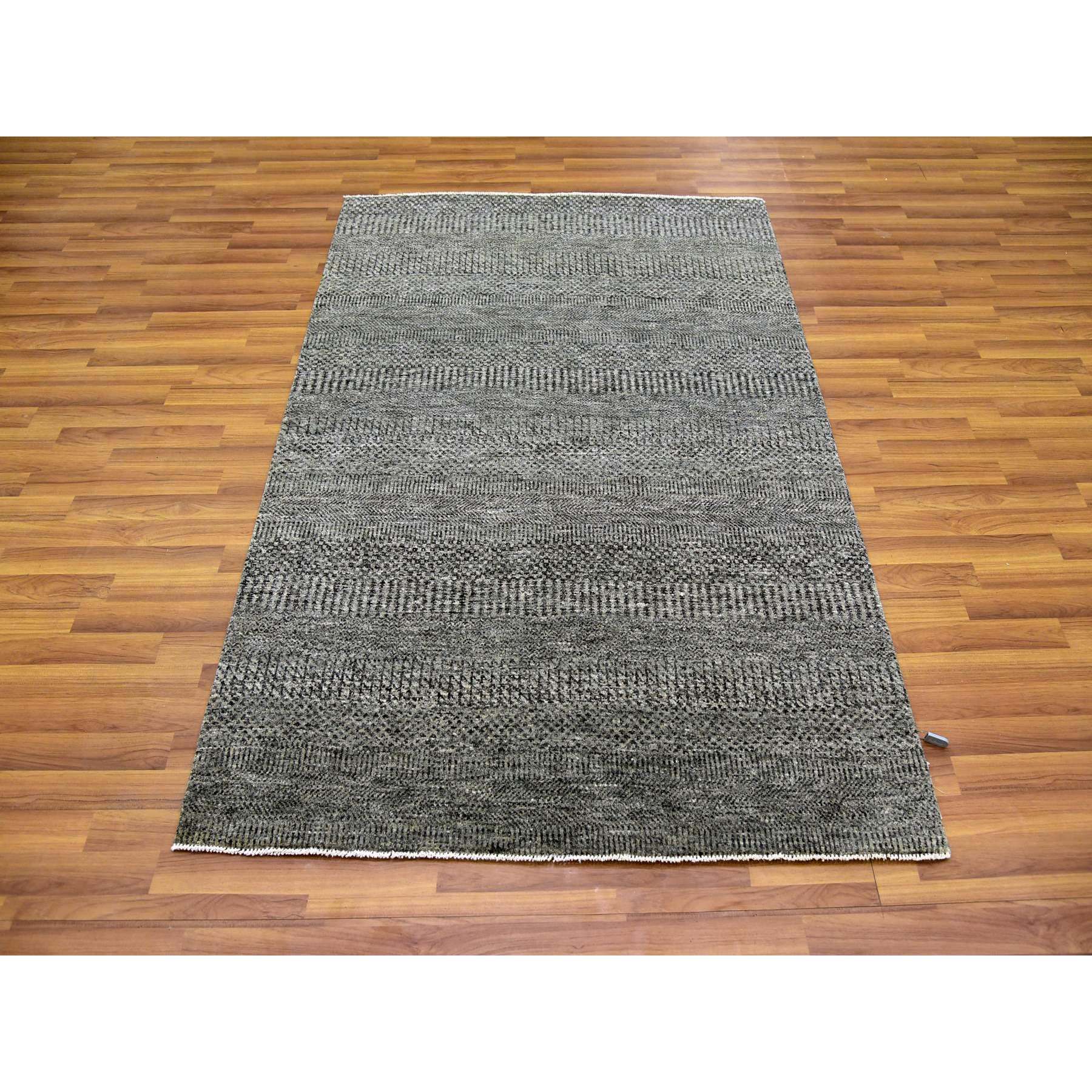 4'2"x6' Medium Gray, Modern Grass Design, Natural Undyed Wool, Hand Knotted, Oriental Rug HR79479 - Image 2