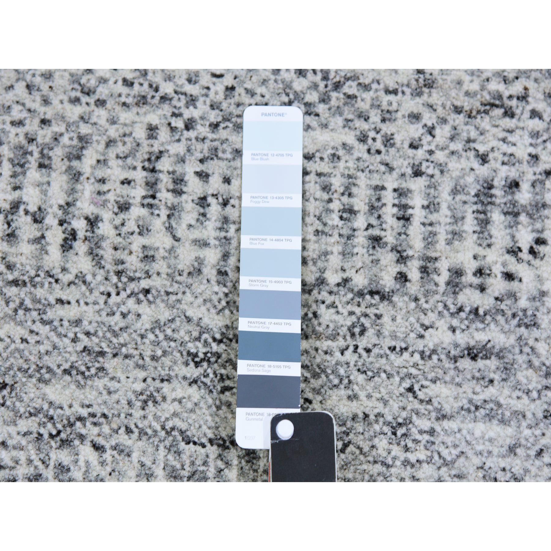 6'x6' Cloud Gray, Natural Undyed Wool, Modern Grass Design, Hand Knotted, Tone on Tone, Square Oriental Rug HR79518 - Image 4