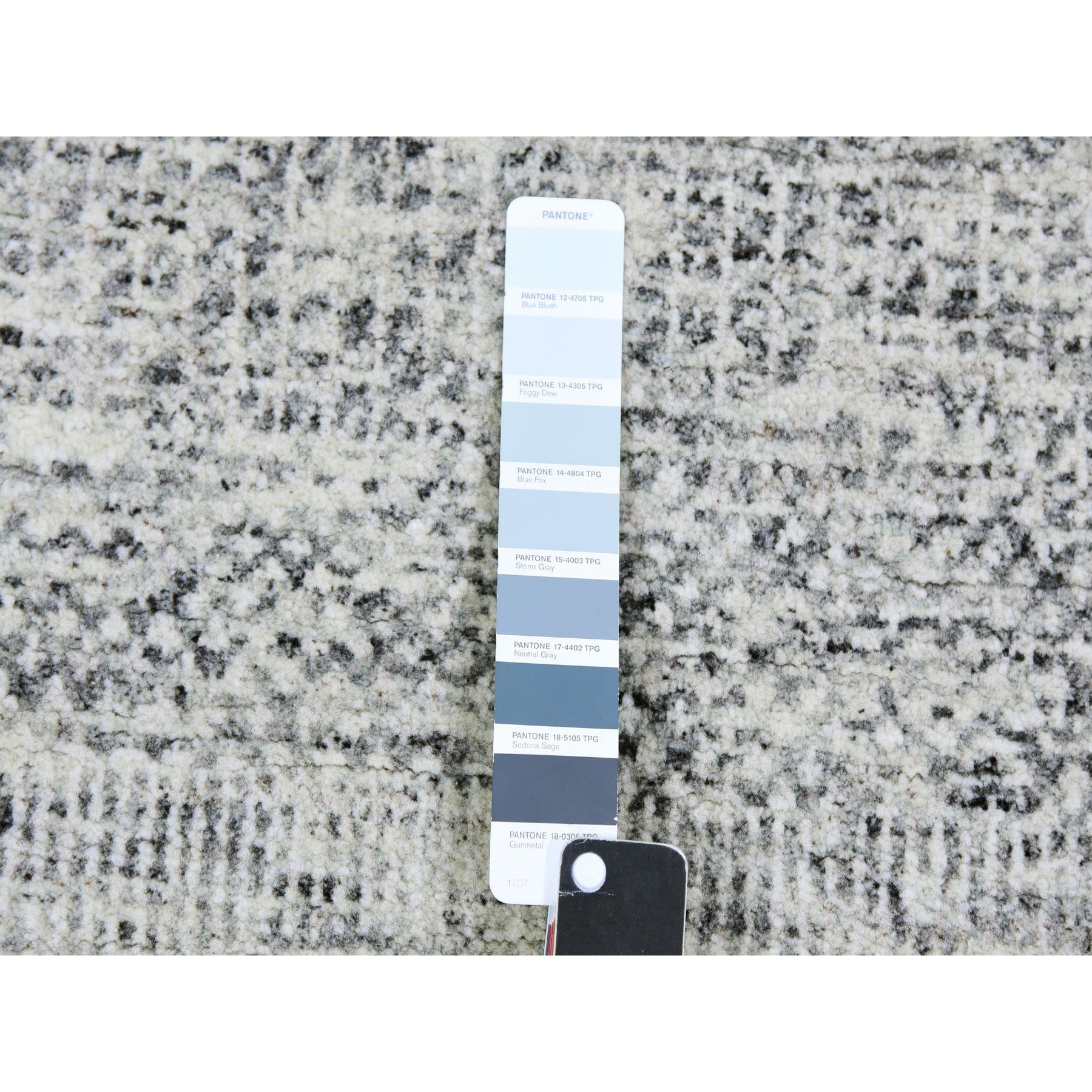 3'x5'1" Gainsboro Gray, Modern Tone on Tone Grass Design, Hand Knotted, Undyed Organic Wool, Oriental Rug HR79524 - Image 4