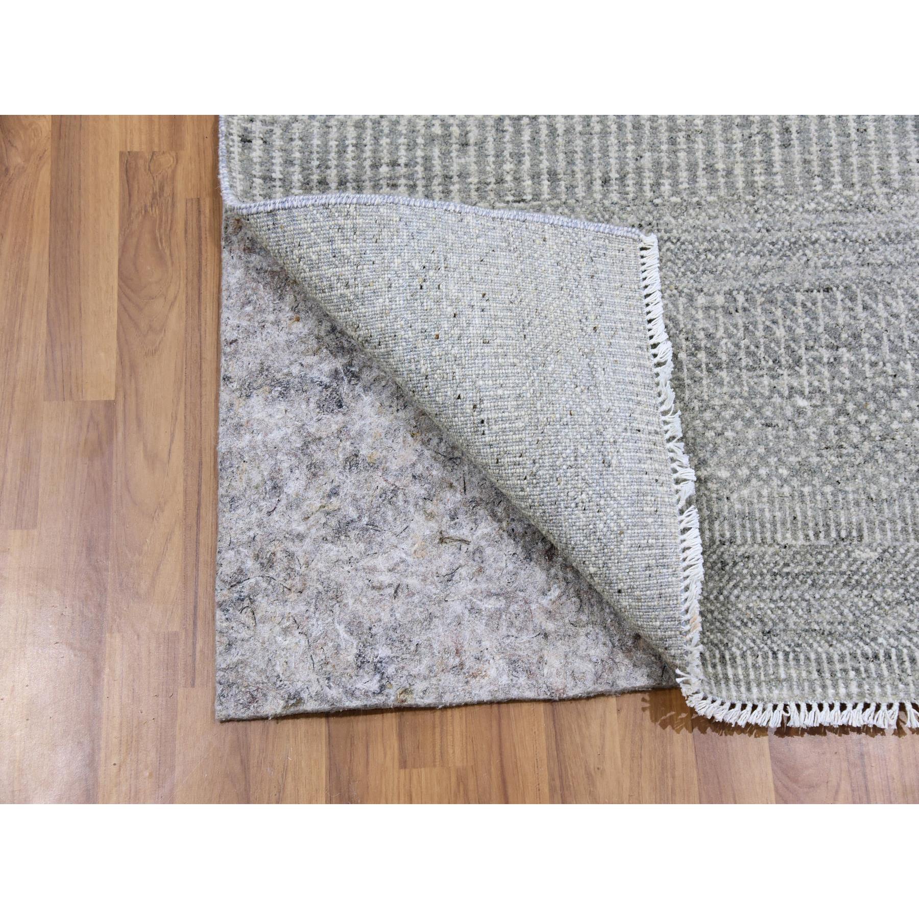 2'6"x10'2" Gainsboro Gray, 100% Undyed Wool, Hand Knotted, Tone on Tone, Modern Grass Design, Runner Oriental Rug HR79545 - Image 3